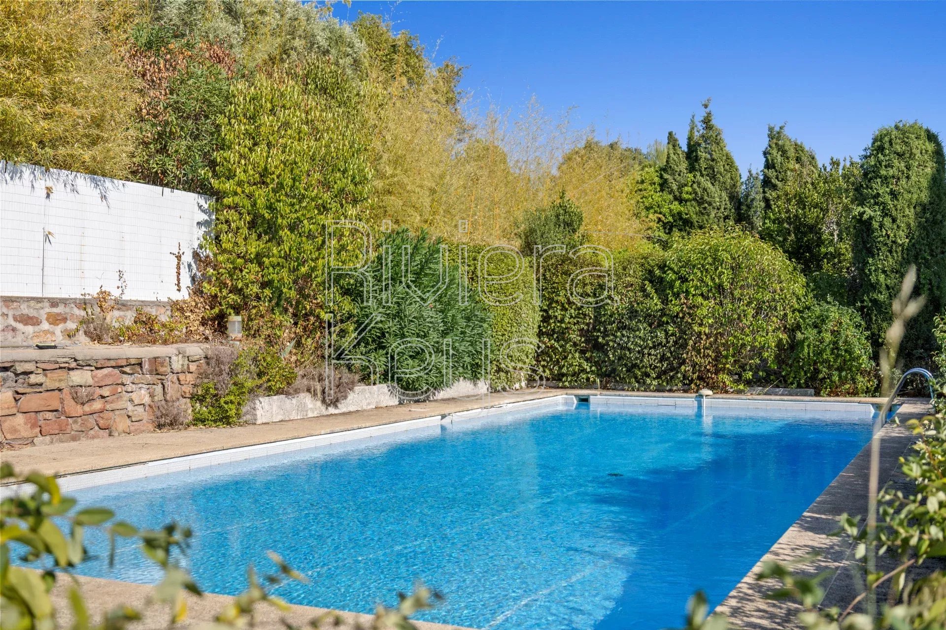 SAINT-RAPHAËL - Valescure : Appartement 4 pièces avec terrasse et piscine
