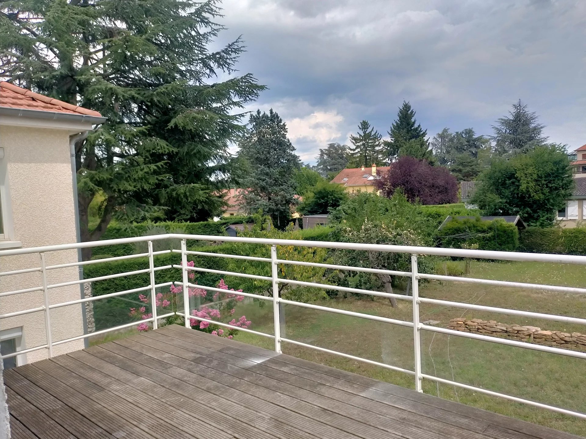 83124740 Location Francheville