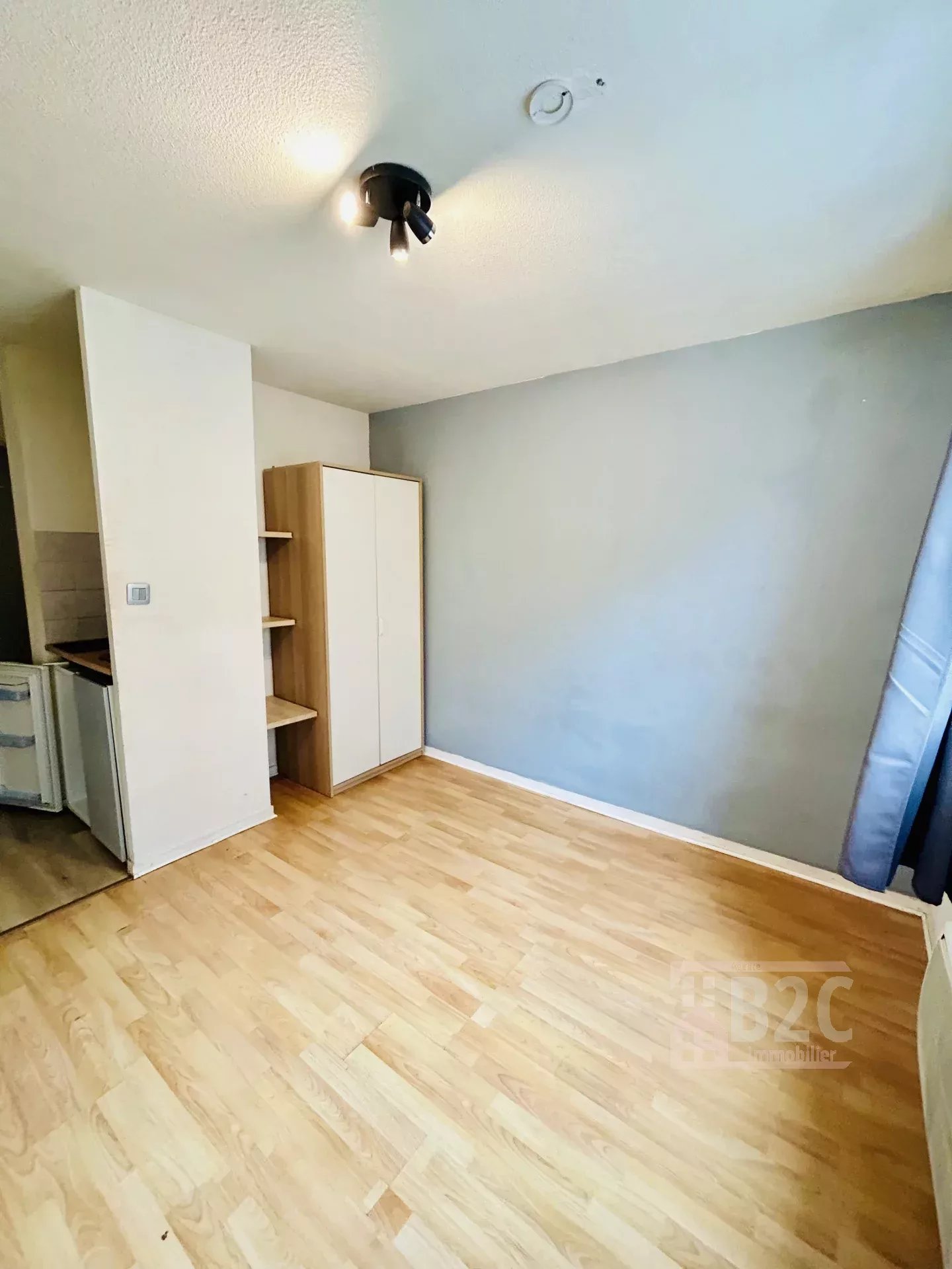 Rental Apartment Grenoble Exposition-Bajatière