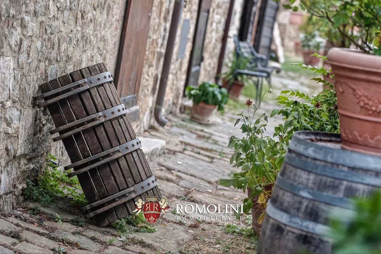 53 Bedroom Vineyard's Image 5