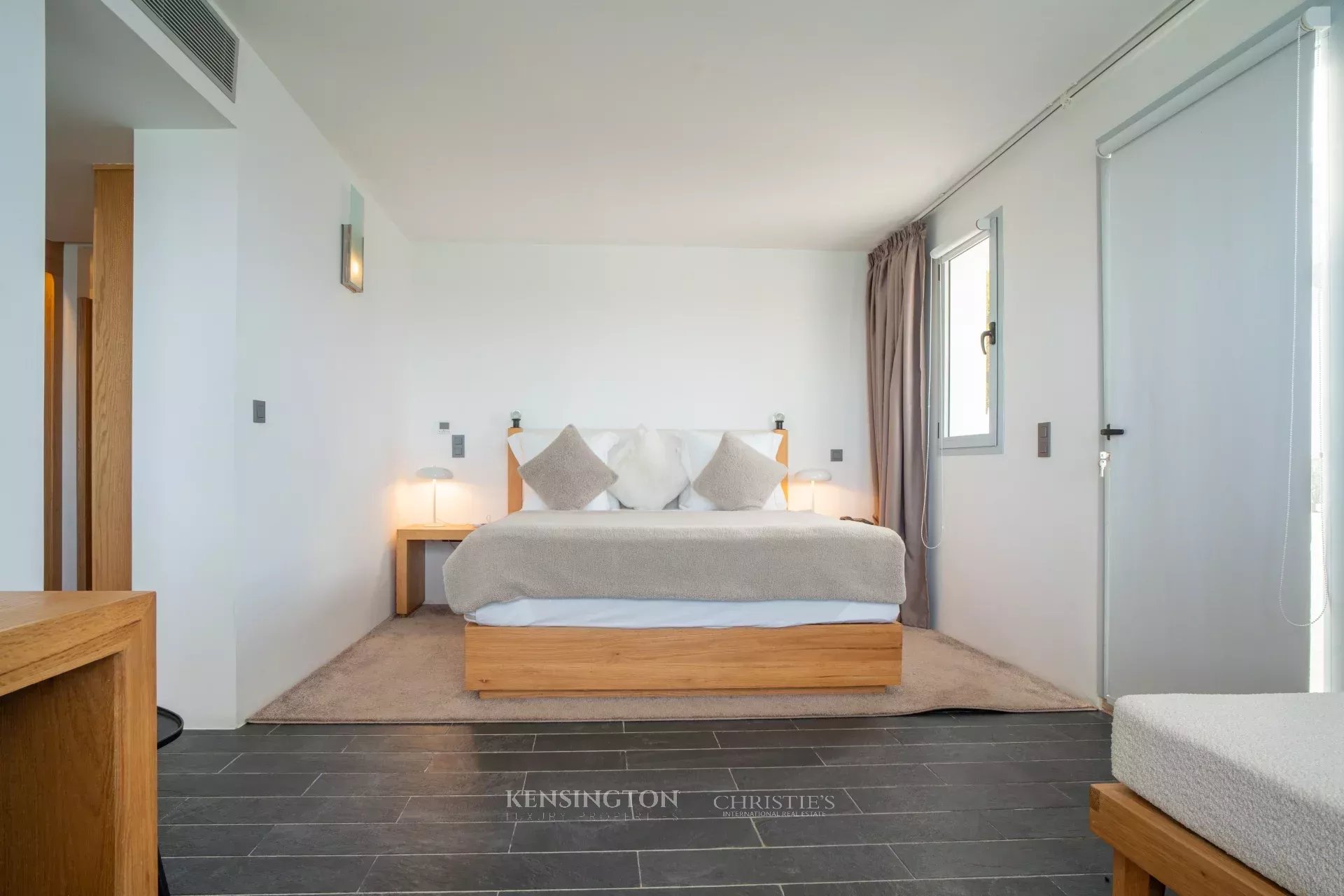 6 Bedroom Villa/Townhouse's Image 35