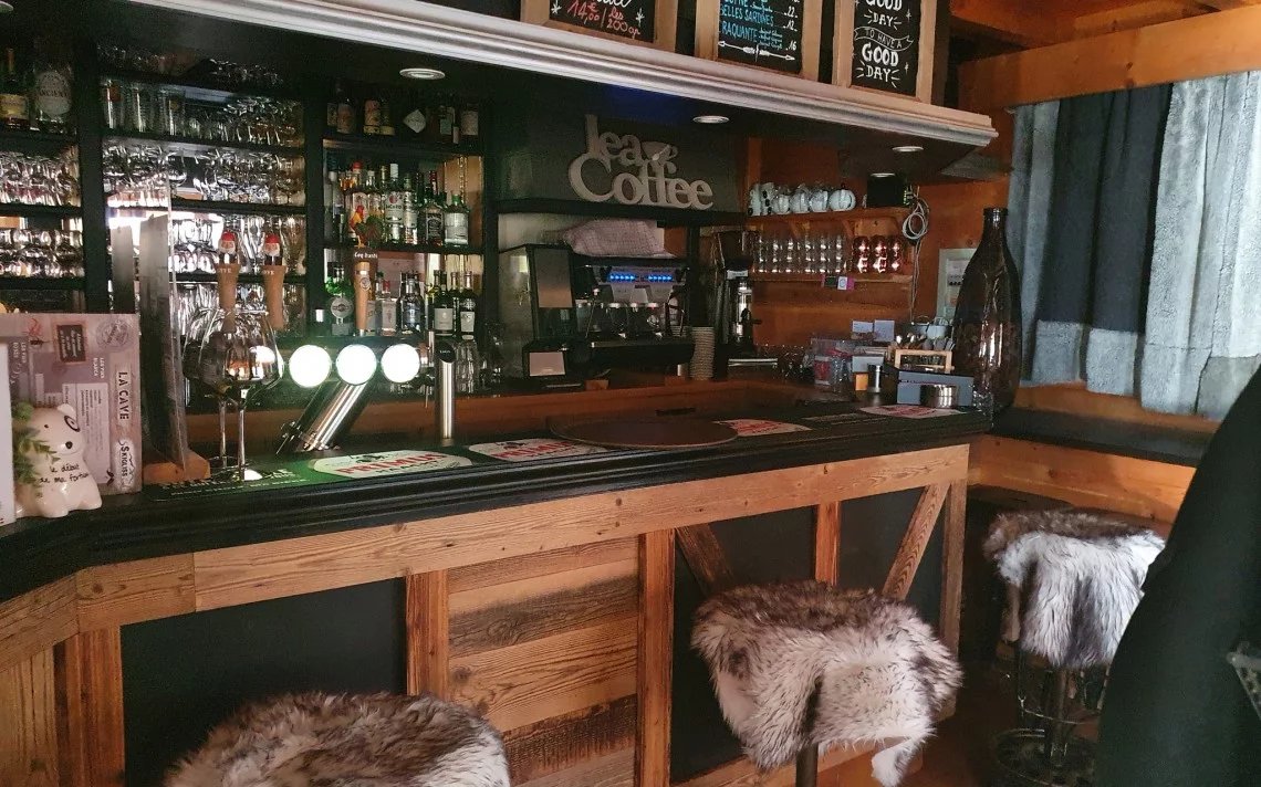 BAR RESTAURANT FRONT DE NEIGE STATION — photo 5