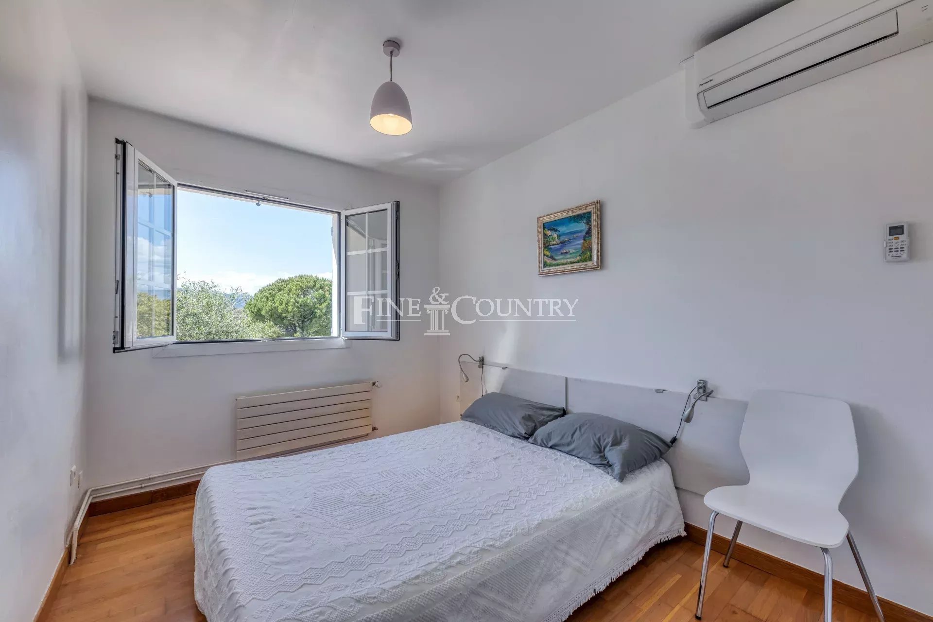 Photo of For Sale Villa in La Roquette-sur-Siagne