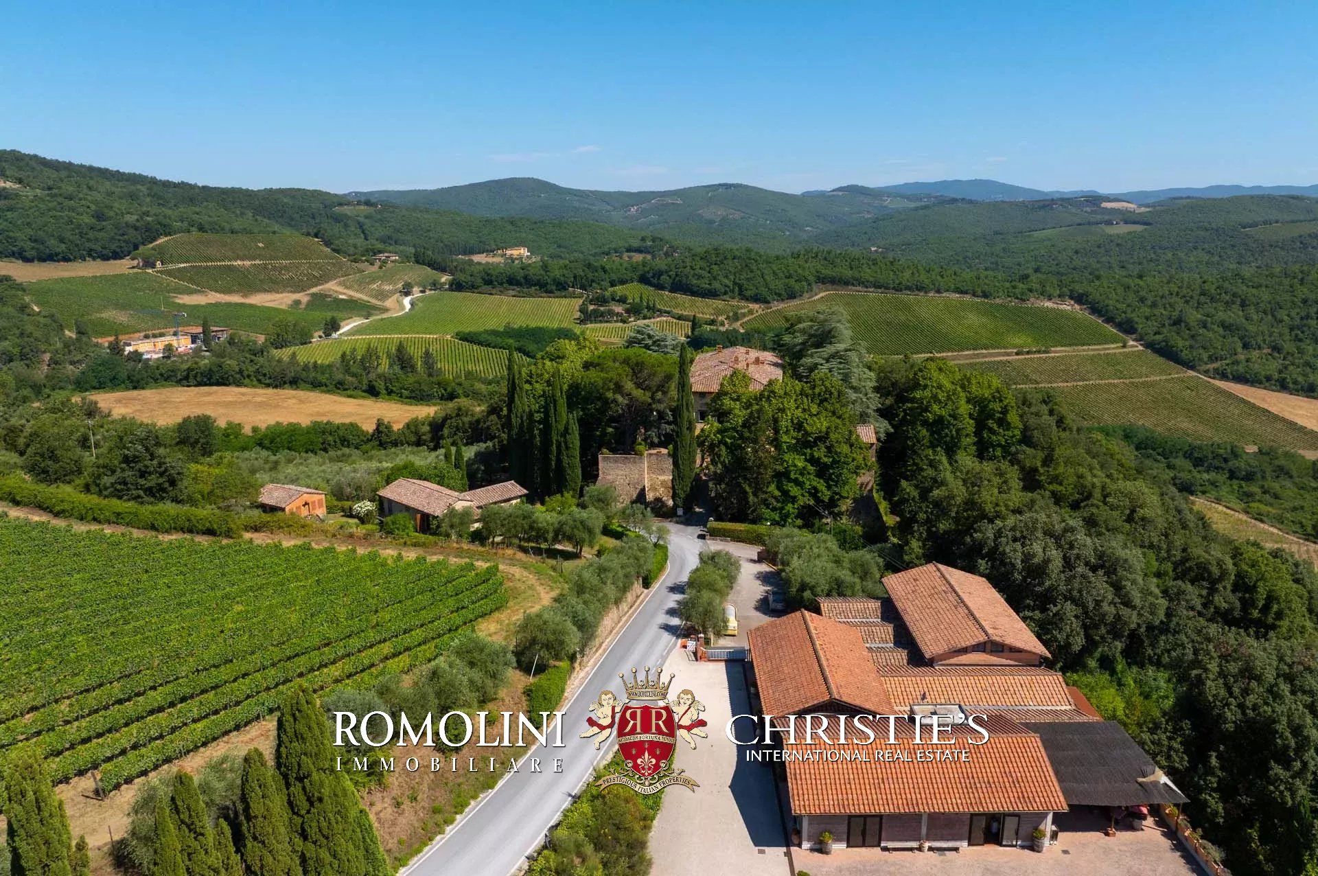 33 Bedroom Vineyard's Image 5