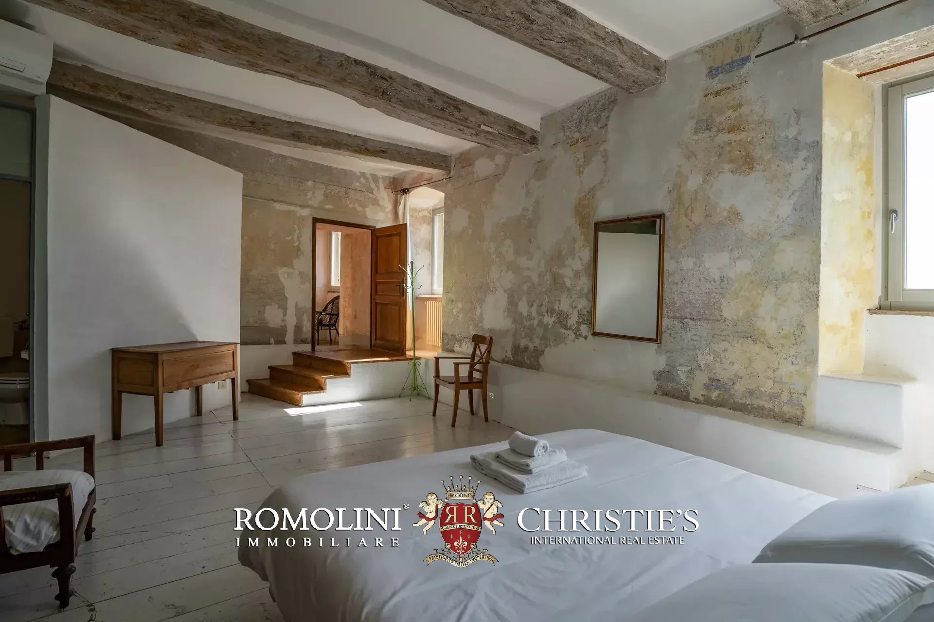 10 Bedroom Villa/Townhouse's Image 94