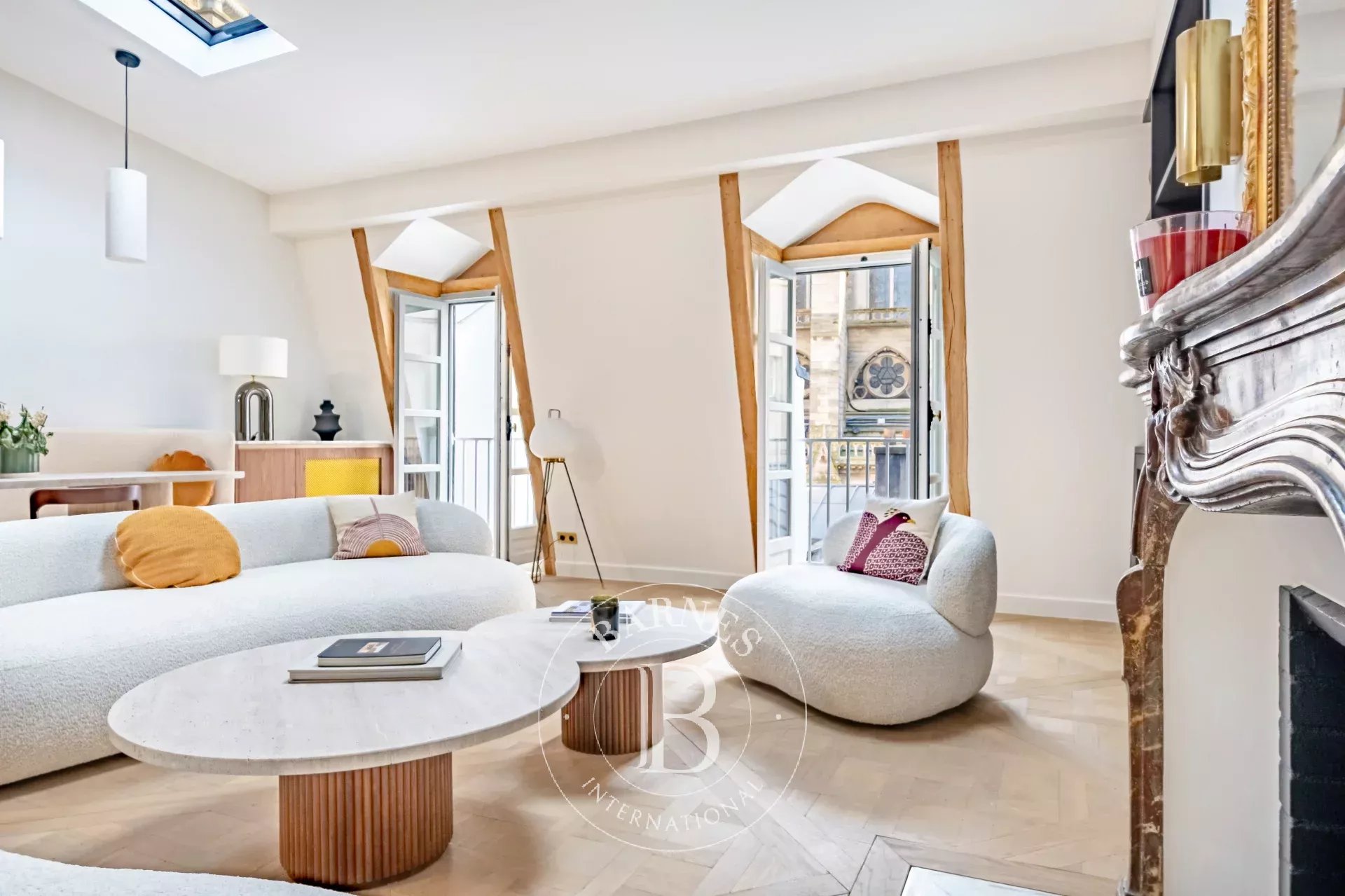 Daire Paris 4ème - picture 7