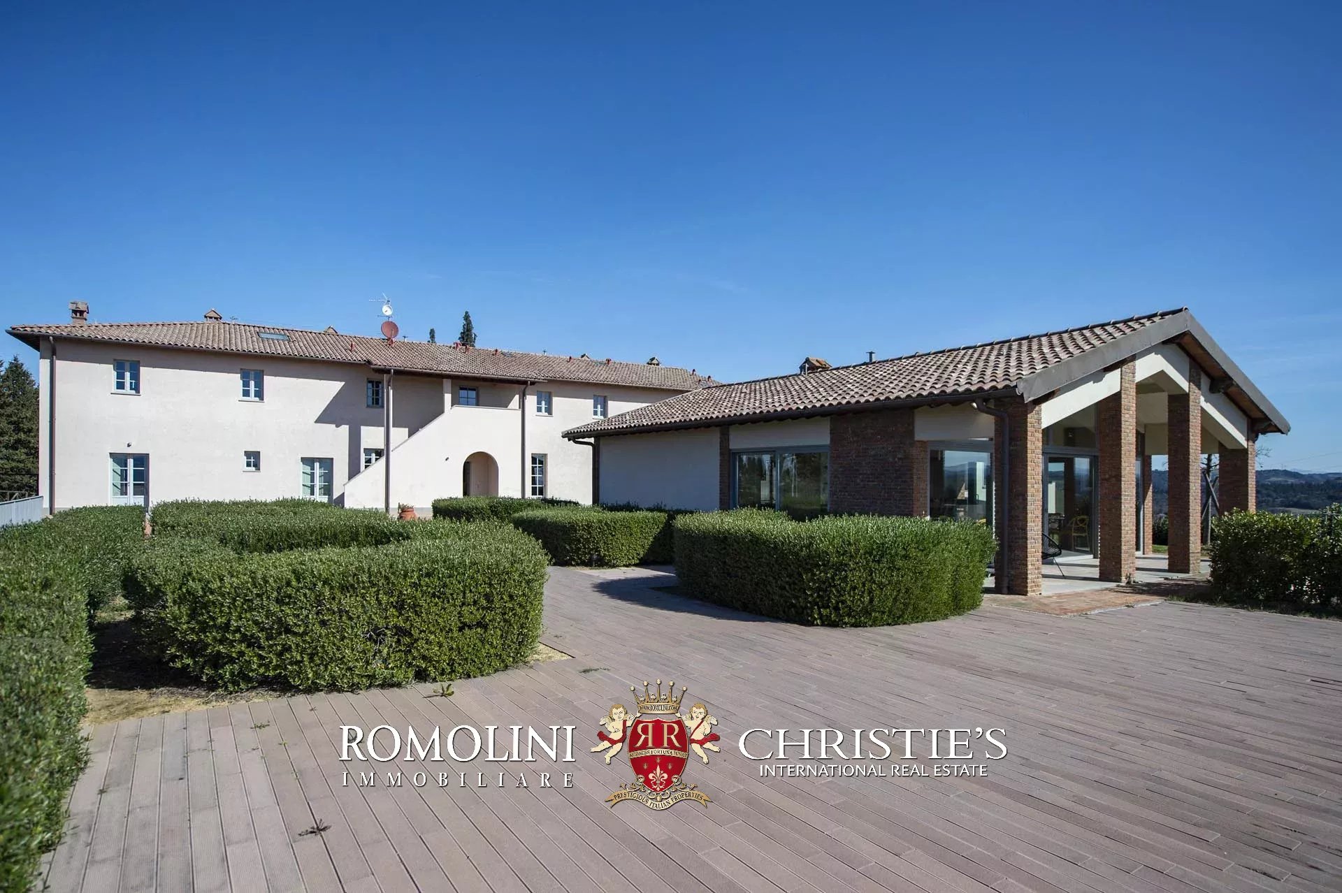 11 Bedroom Vineyard's Image 3