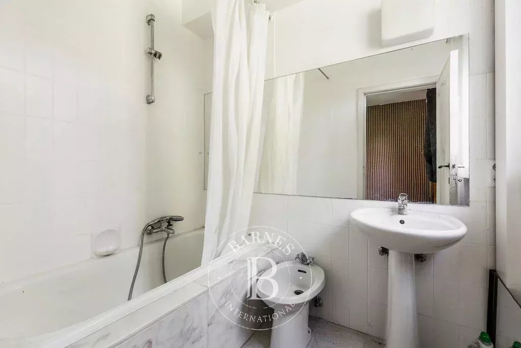 Belle villa Lipszyc avec potentiel dans domaine privé de 7ha