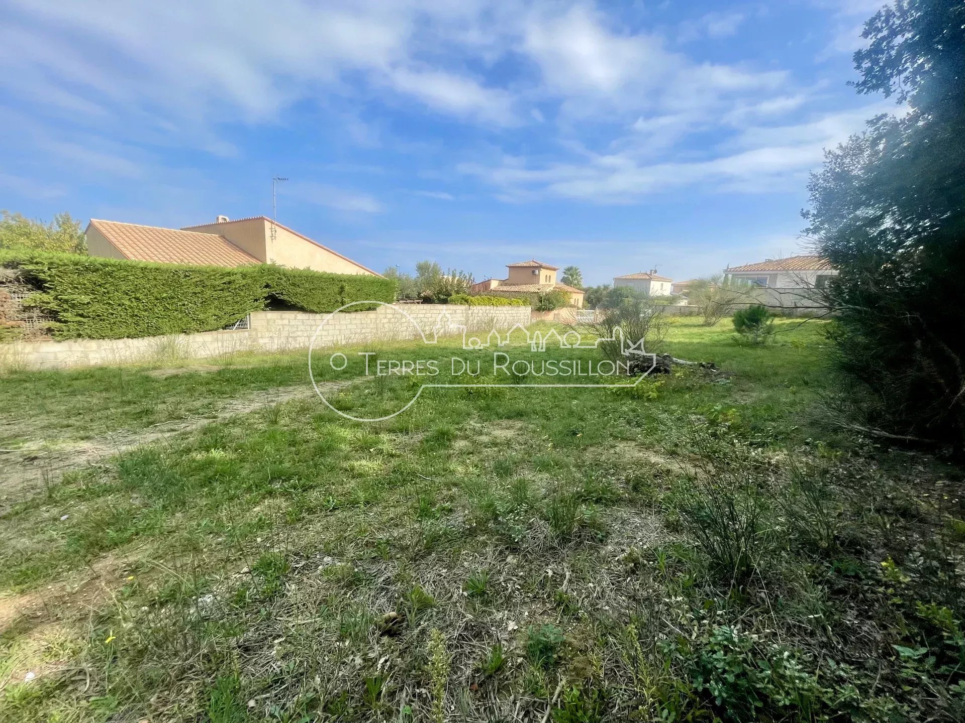 SUPERBE PARCELLE 4 FACES 973 M2 CANET VILLAGE