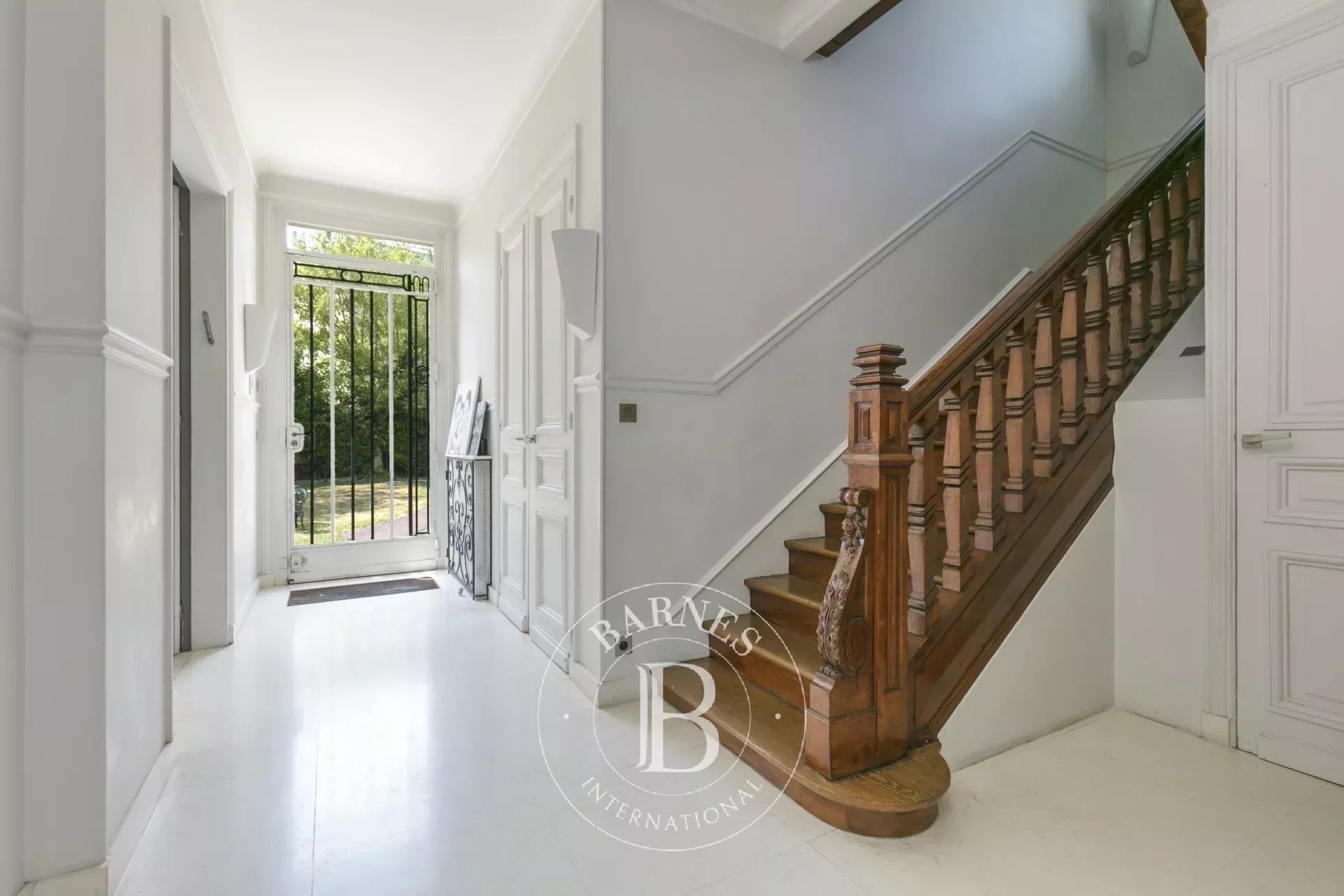 Hôtel particulier Suresnes  -  ref 86042031 (picture 2)