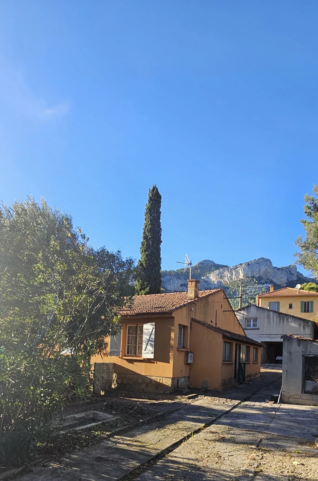 Achat Maison T5 à Le Revest-les-Eaux (83200) - 101m²