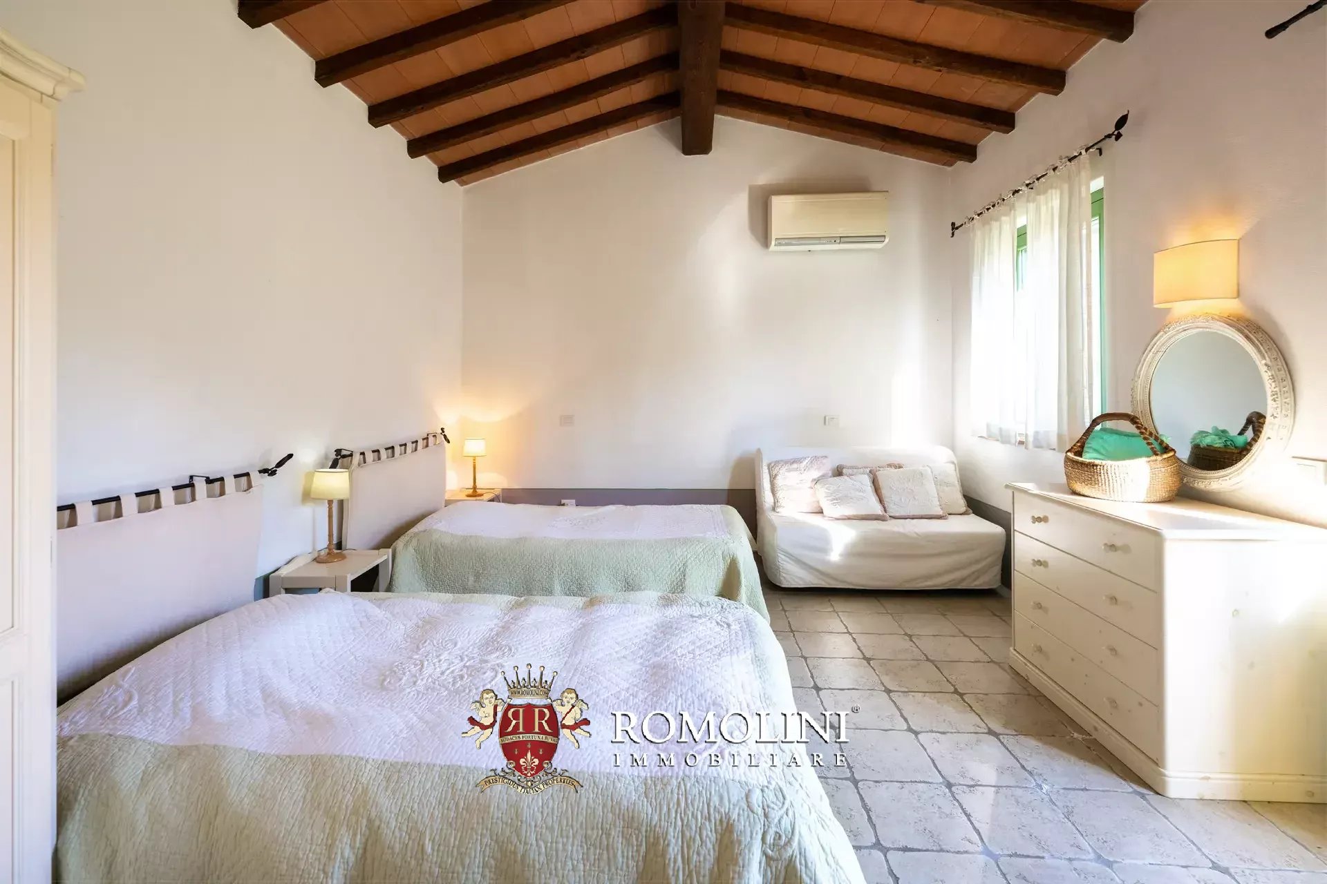 6 Bedroom Villa/Townhouse's Image 41