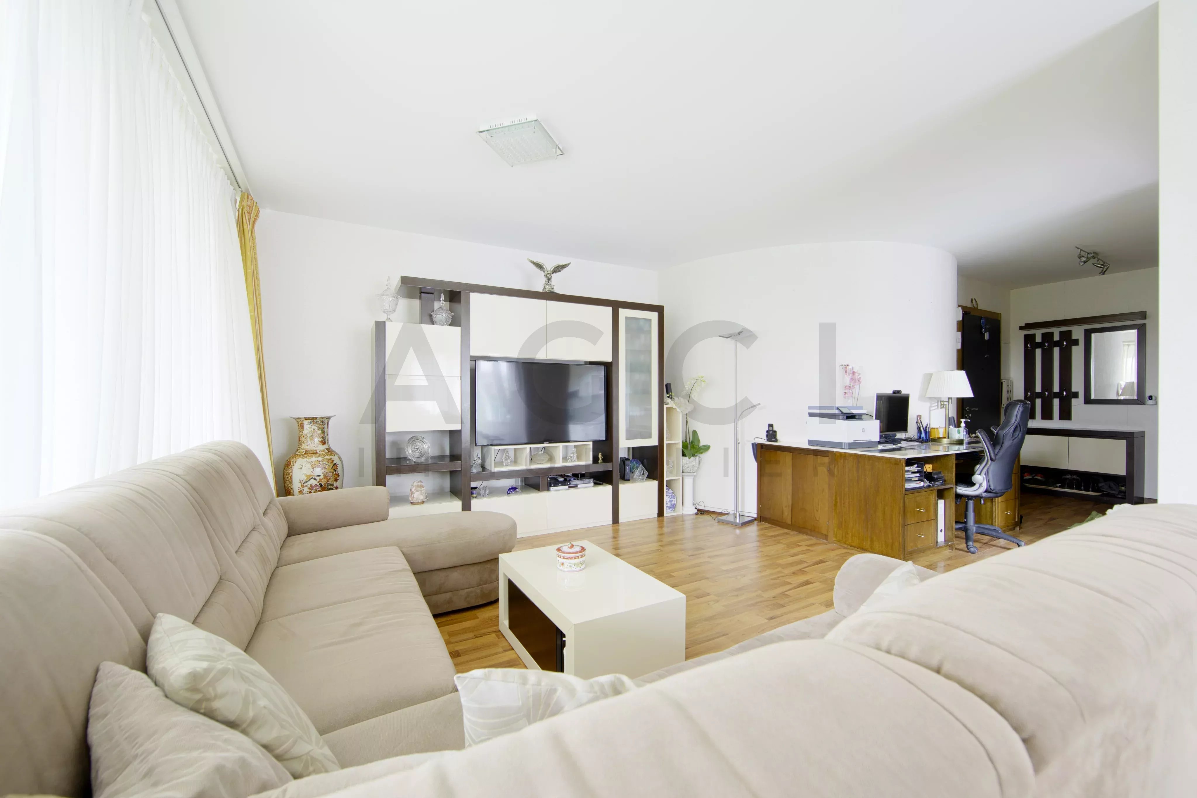 EXCLUSIVITÉ - Appartement lumineux de 4 pièces avec terrasse couverte, jardin privatif et box – Châtelaine - Photo 5