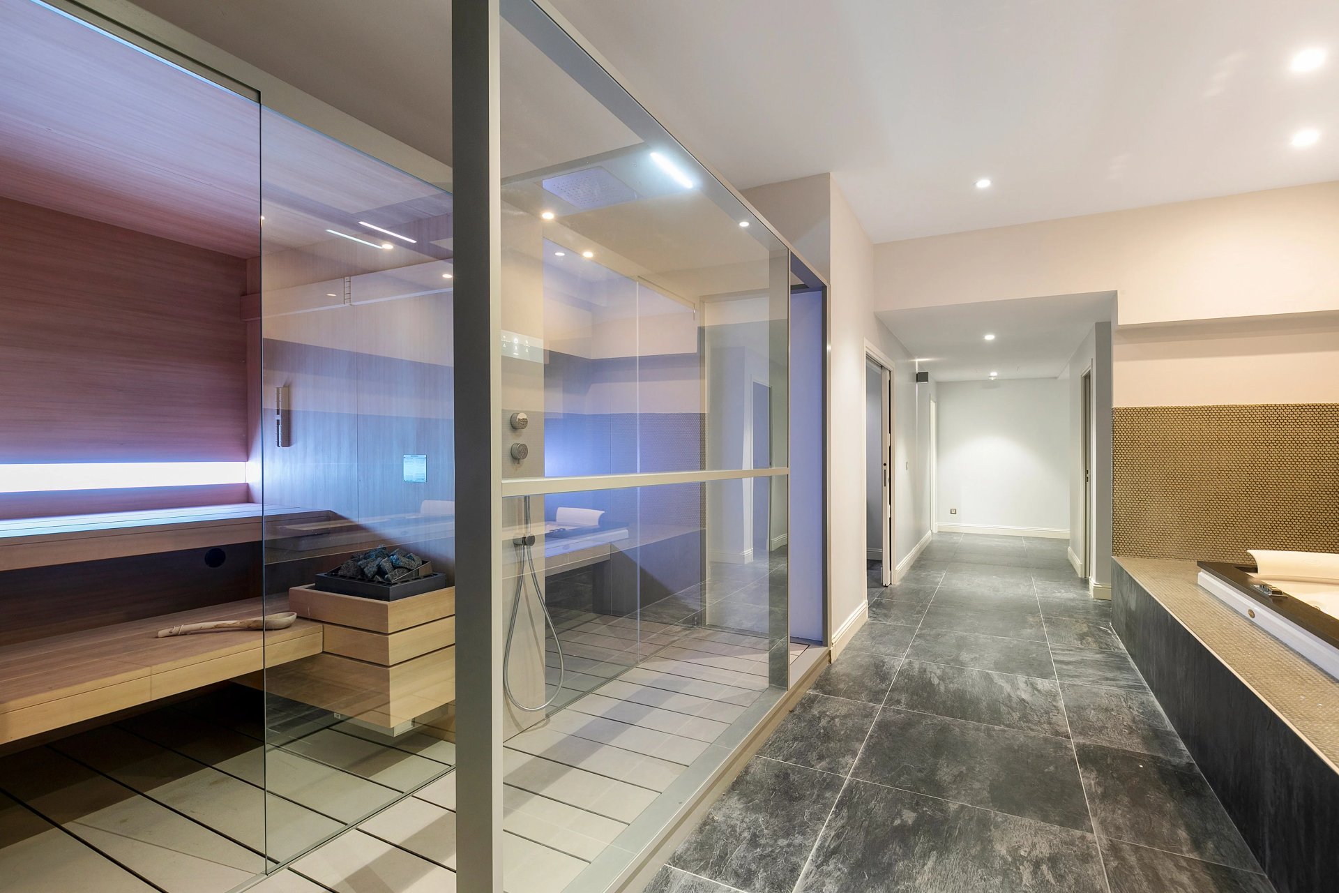 8 Bedroom Villa/Townhouse's Image 18