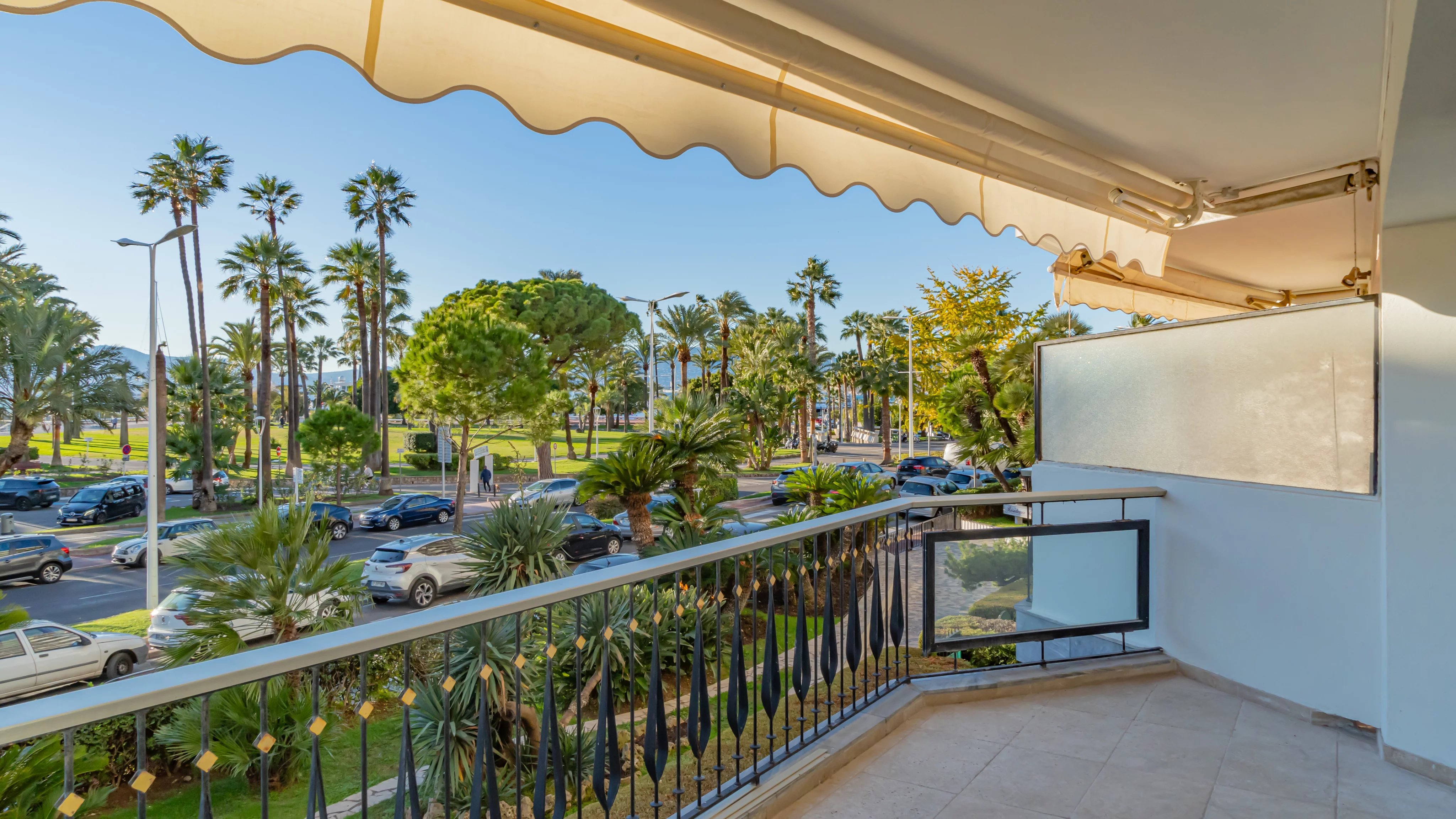 Sale Apartment Cannes Pointe Croisette