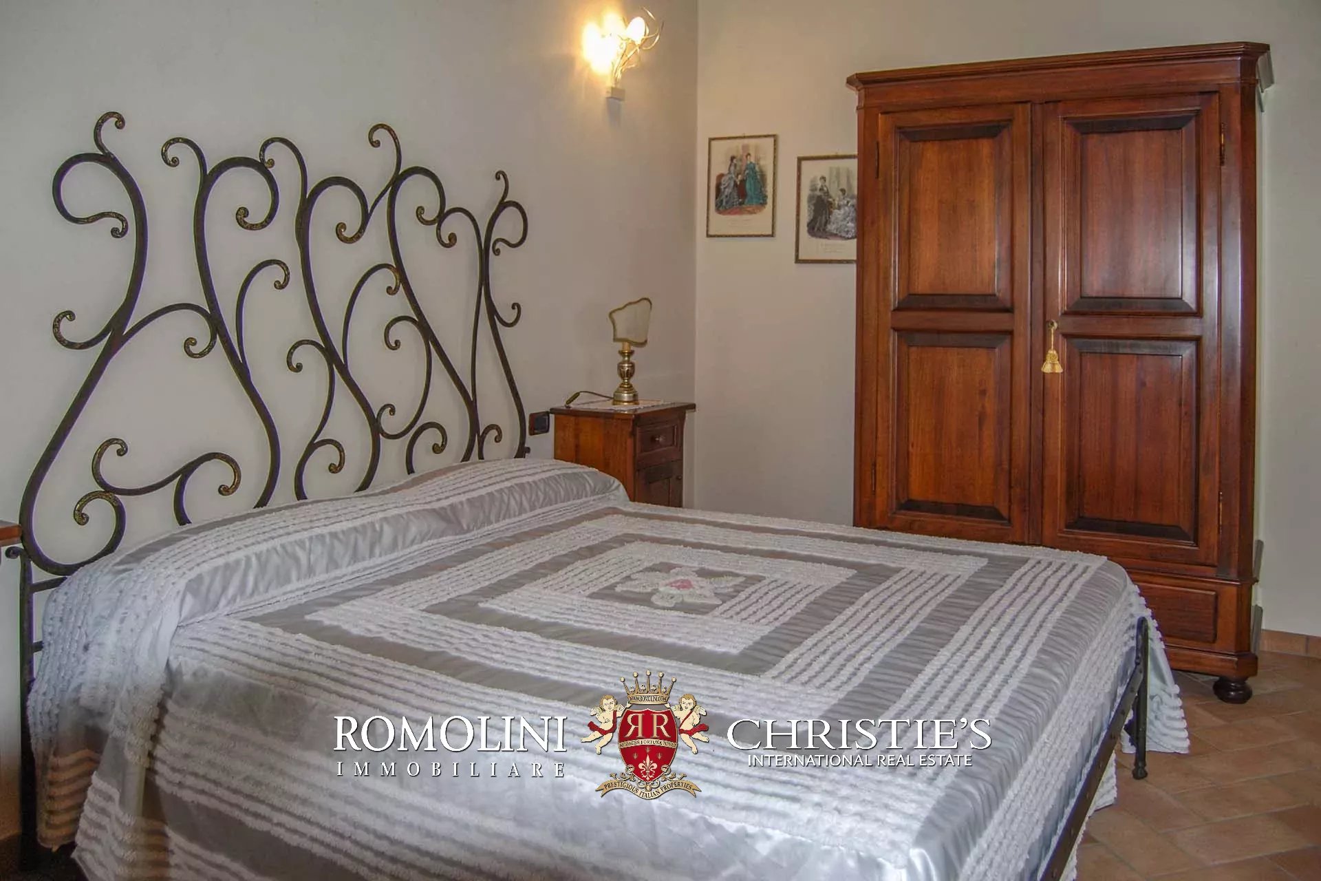 10 Bedroom Villa/Townhouse's Image 55