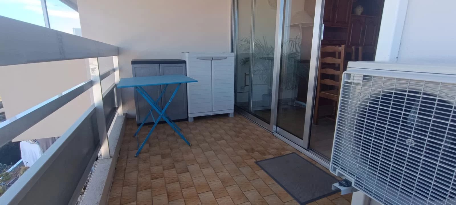 Agréable deux pièces, dernier étage,  à 2 pas de la mer