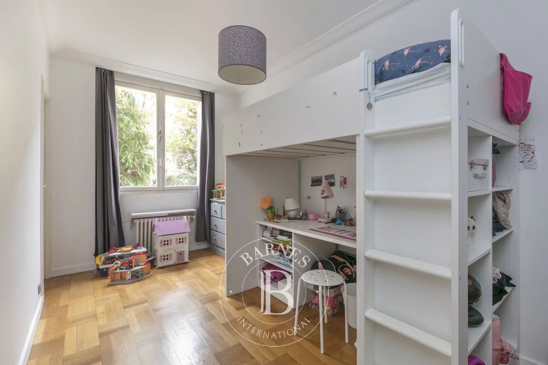 NEUILLY - MAIRIE MERMOZ - 3-BEDROOM APARTMENT - picture 10