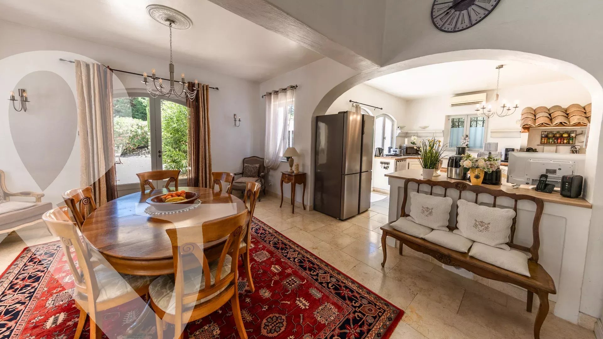 PROPRIETE AVEC 3 GITES