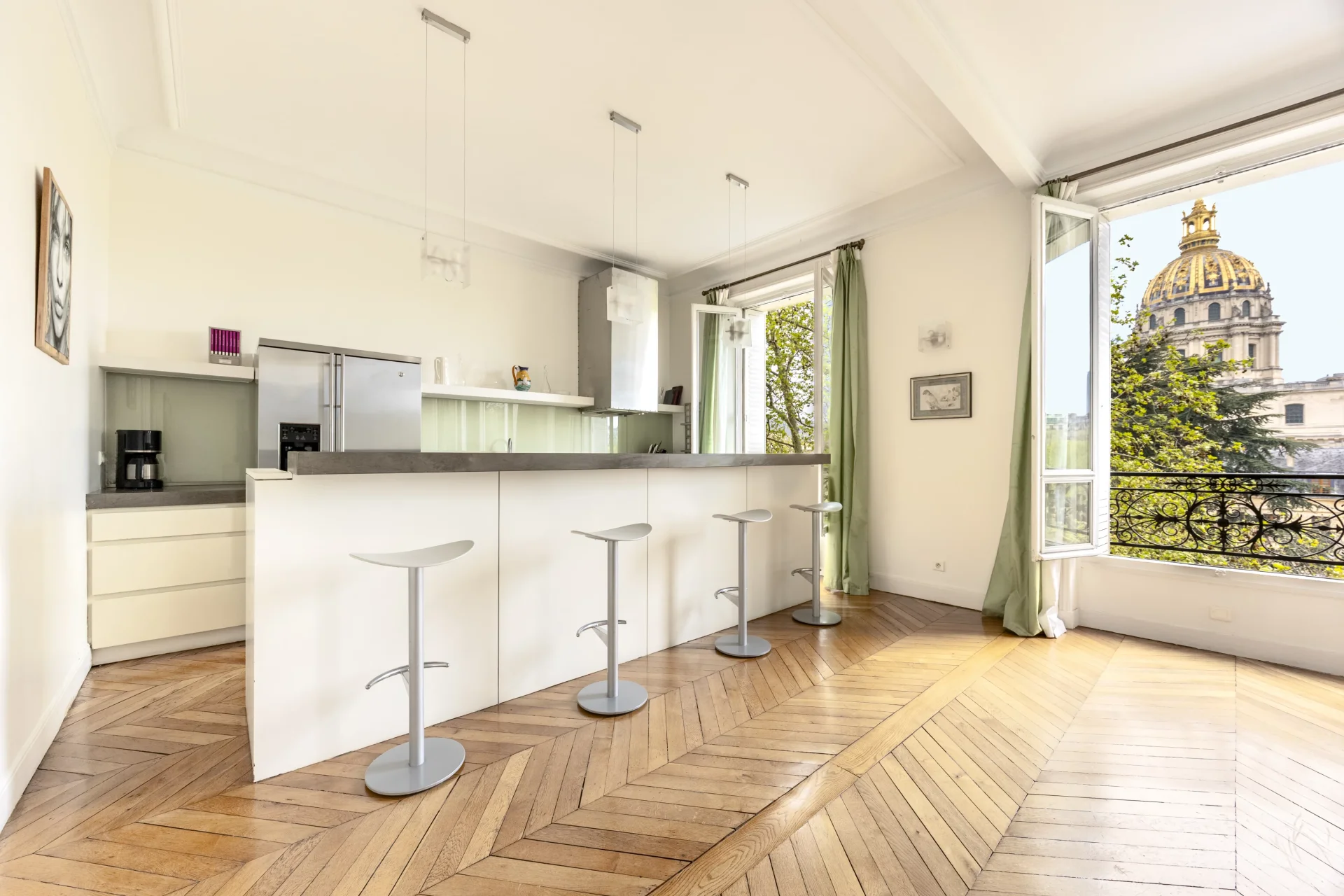 Paris 7e - INVALIDES / ÉCOLE MILITAIRE