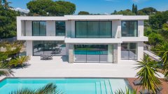 Modern Luxury Villa Antibes | 5-Bedroom Contemporary Family Estate — photo 1 of 7