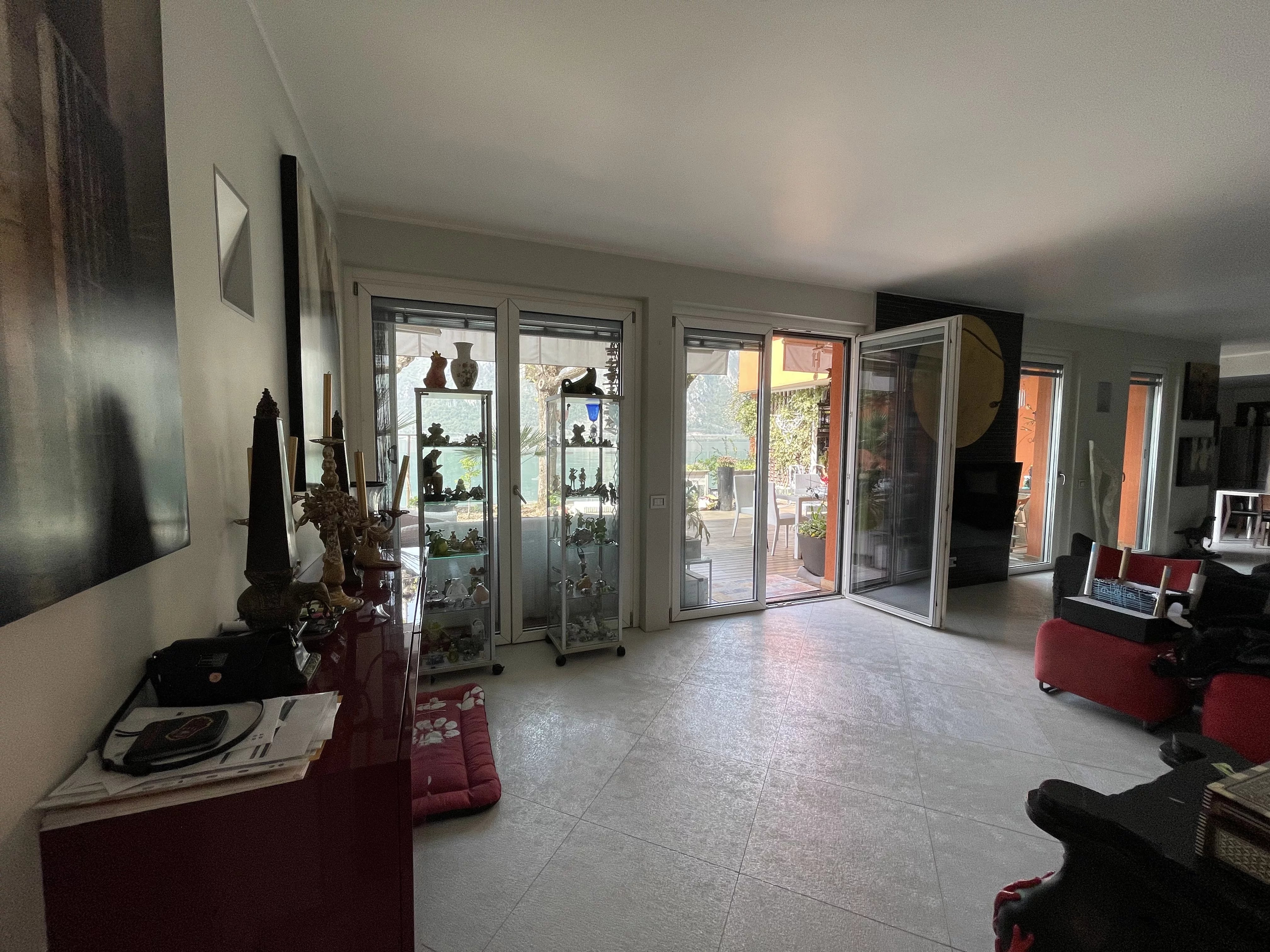 Apartment with private beach - picture 6 title=