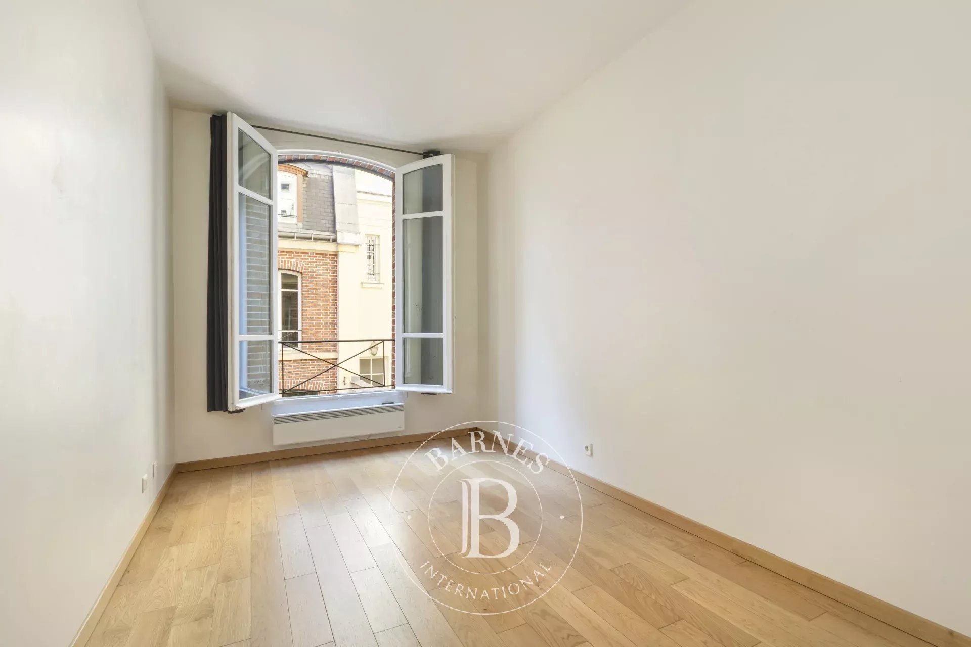 Paris  - House 4 Bedrooms - picture 13