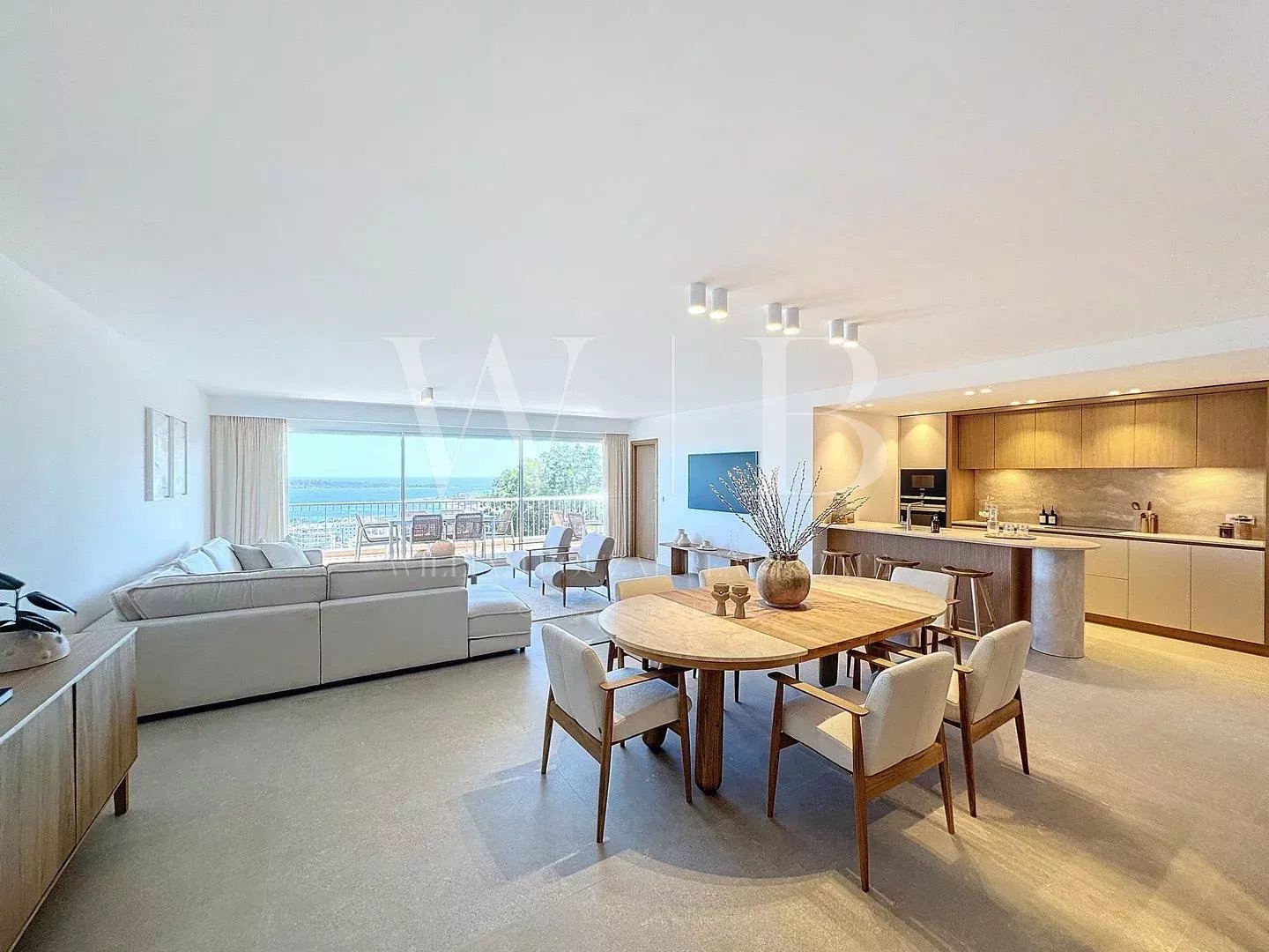 Agence immobilière de WILLIAM BOUZAT REAL ESTATE – Cannes French Riviera