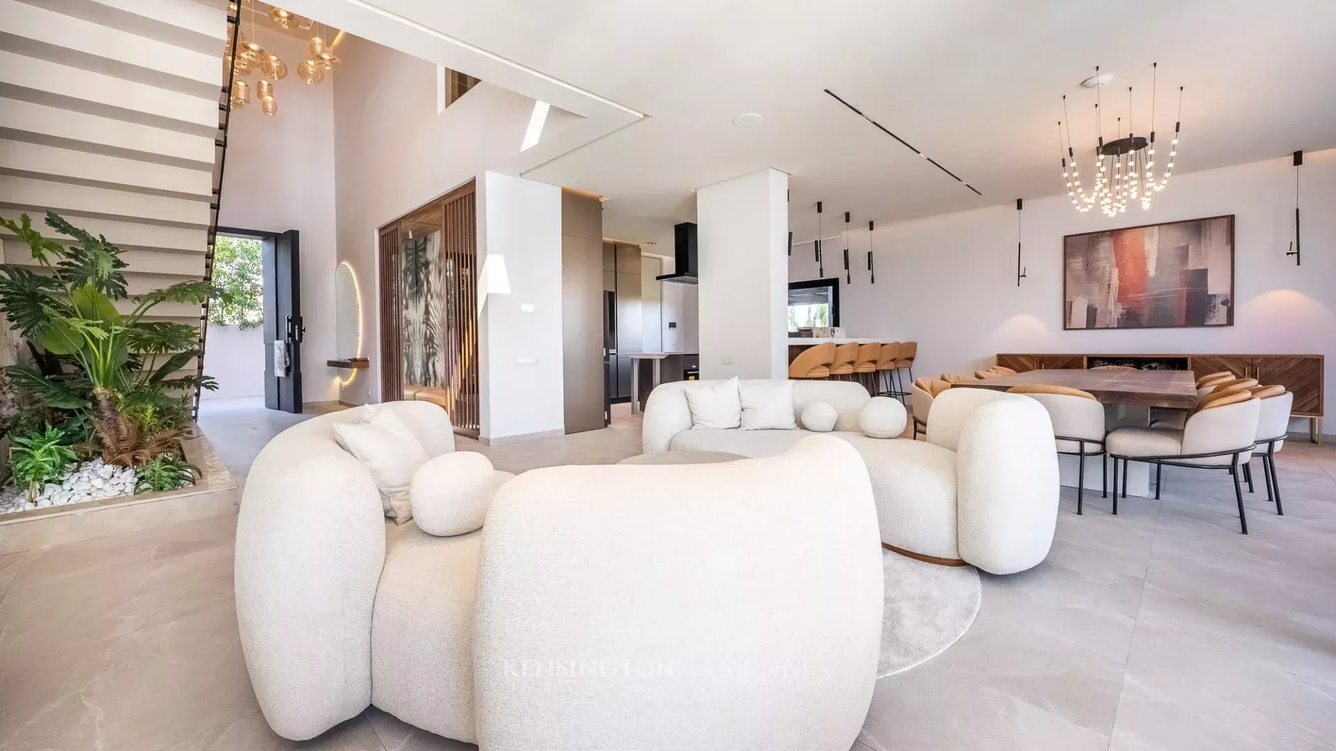 5 Bedroom Villa/Townhouse's Image 7