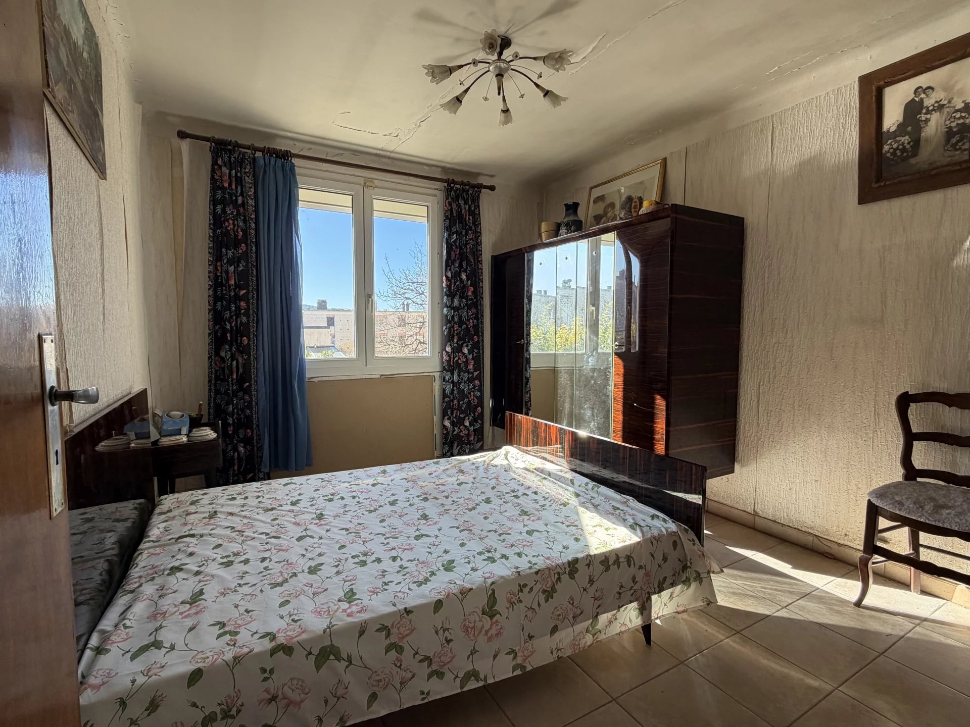 Rare à la vente, Maison de ville 92m2 env de plain pied sur un terrain de 436m2 env.
