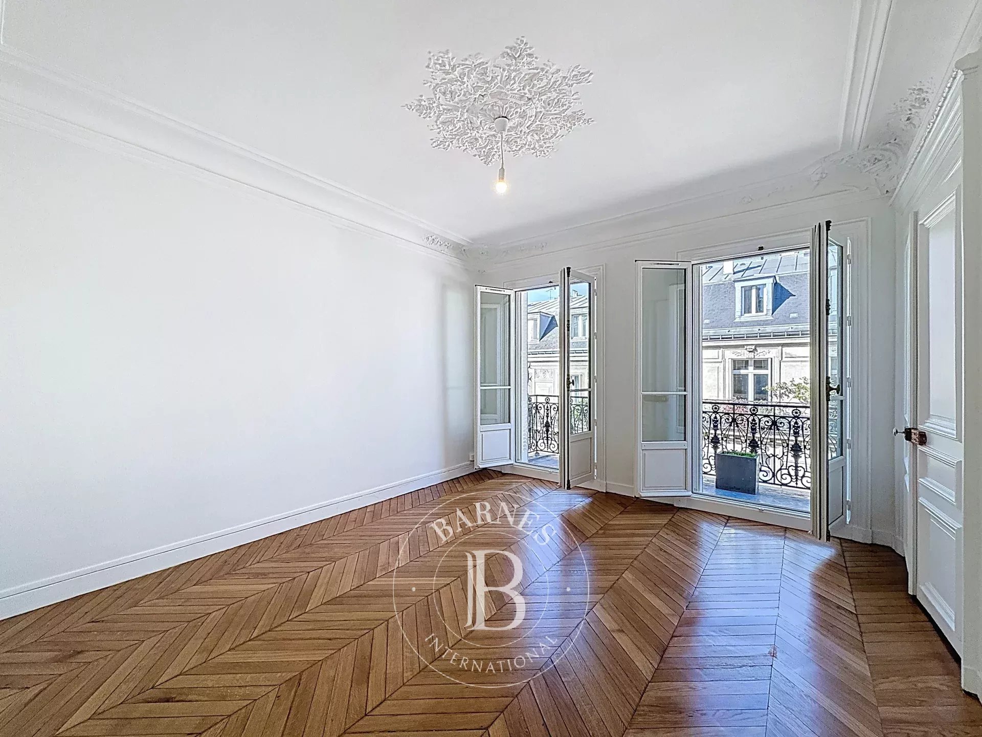 Paris  - Apartment 3 Bedrooms - picture 8