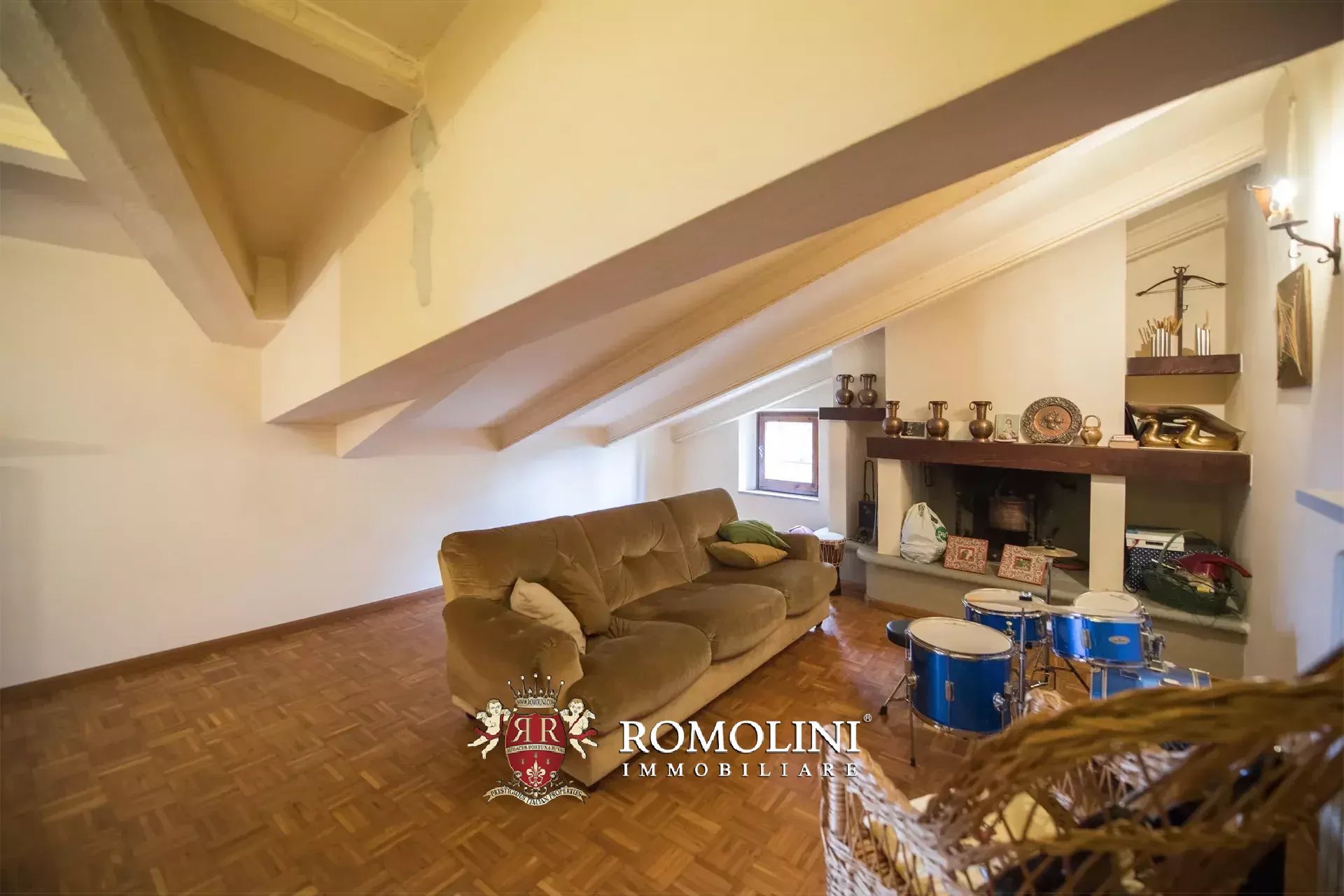 6 Bedroom Villa/Townhouse's Image 46