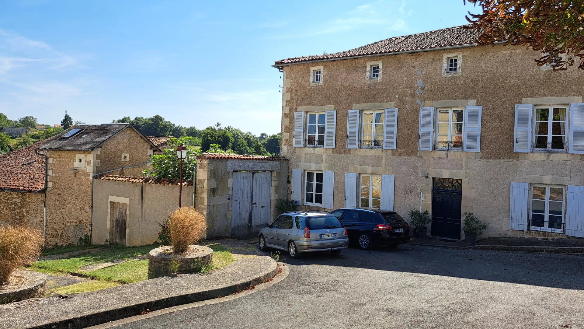 A vendre vaste maison familiale, rénovée en Poitou-Charentes