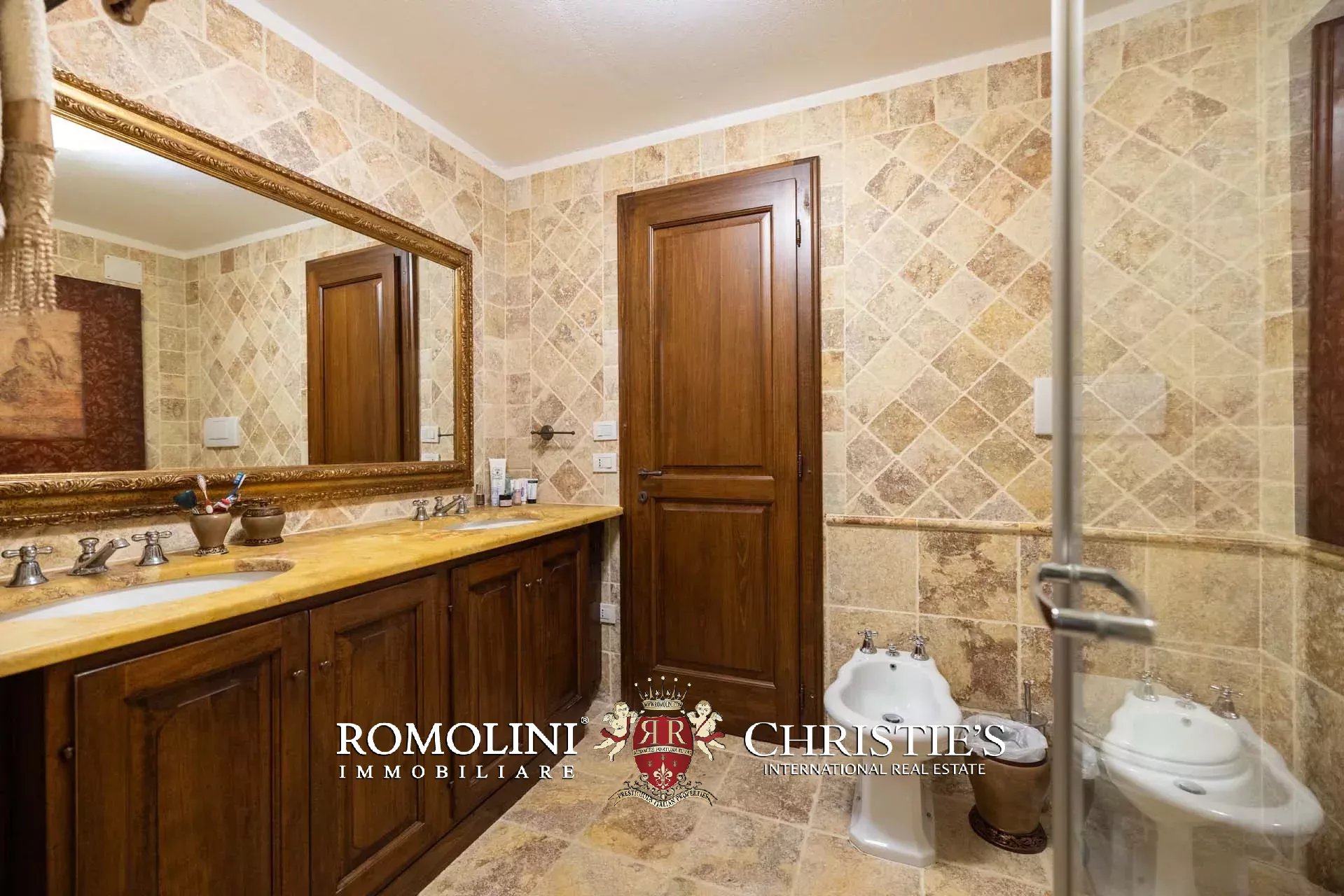 37 Bedroom Villa/Townhouse's Image 198