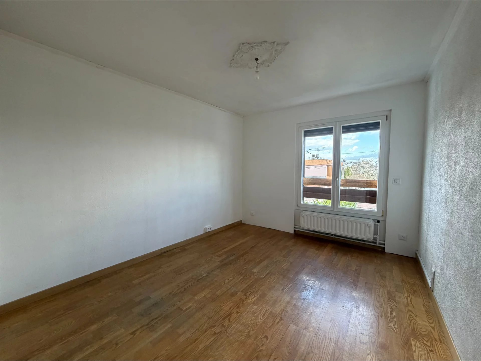 2681592 Location Meyzieu