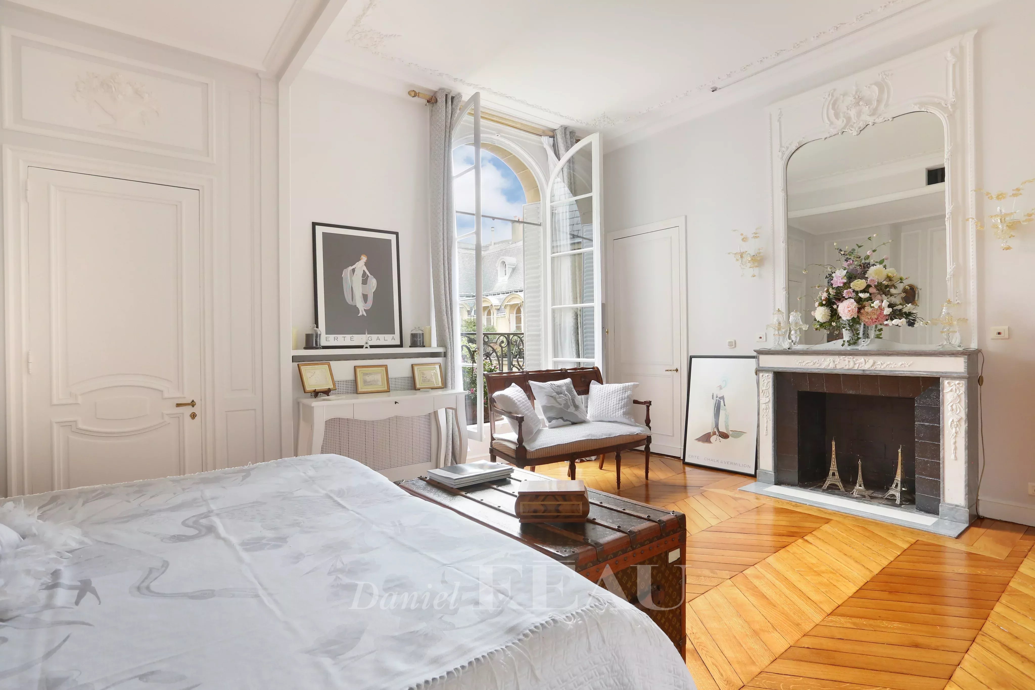 Sale Apartment Paris 16th