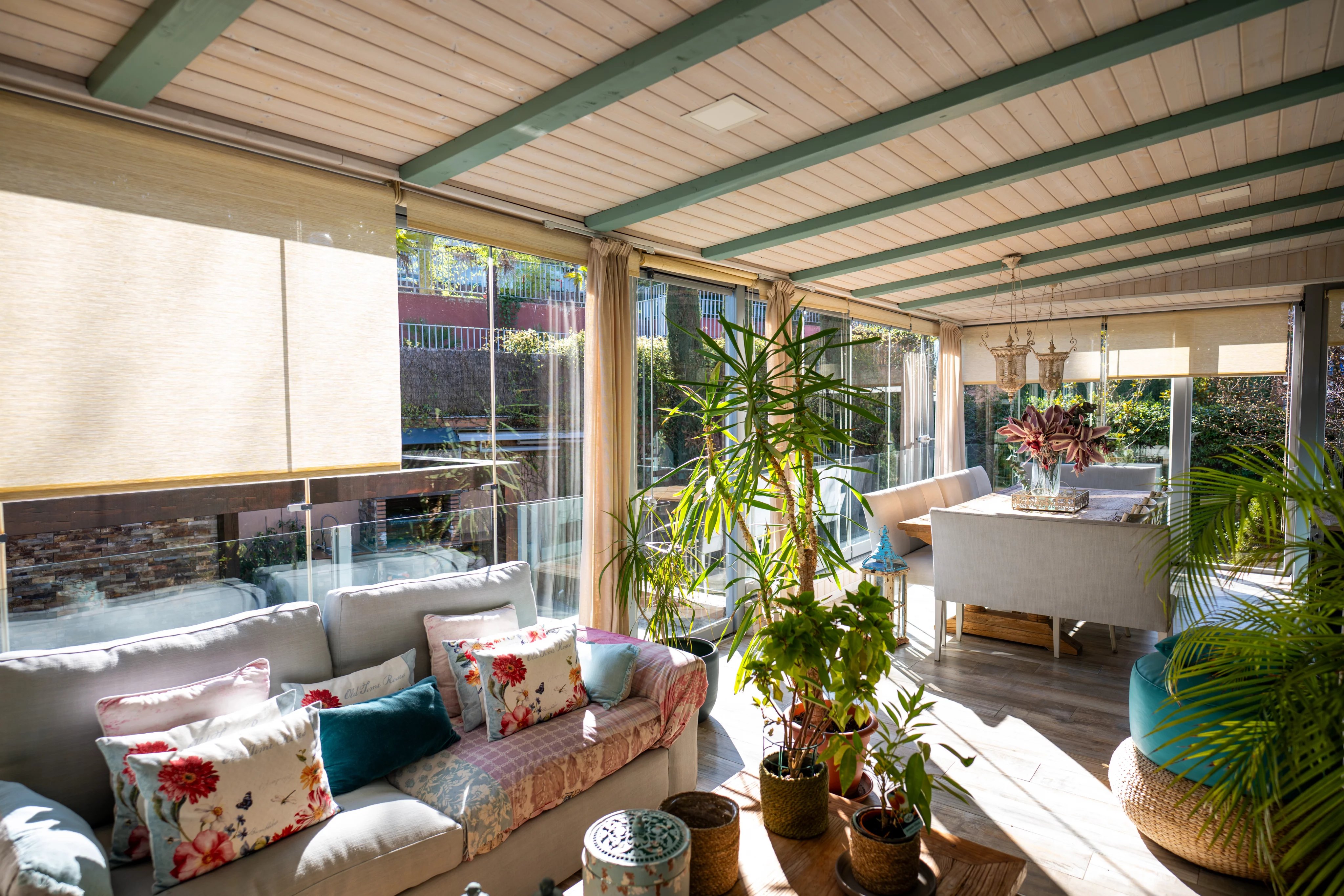 Spectaculaire maison jumelée rénovée avec grand jardin privé