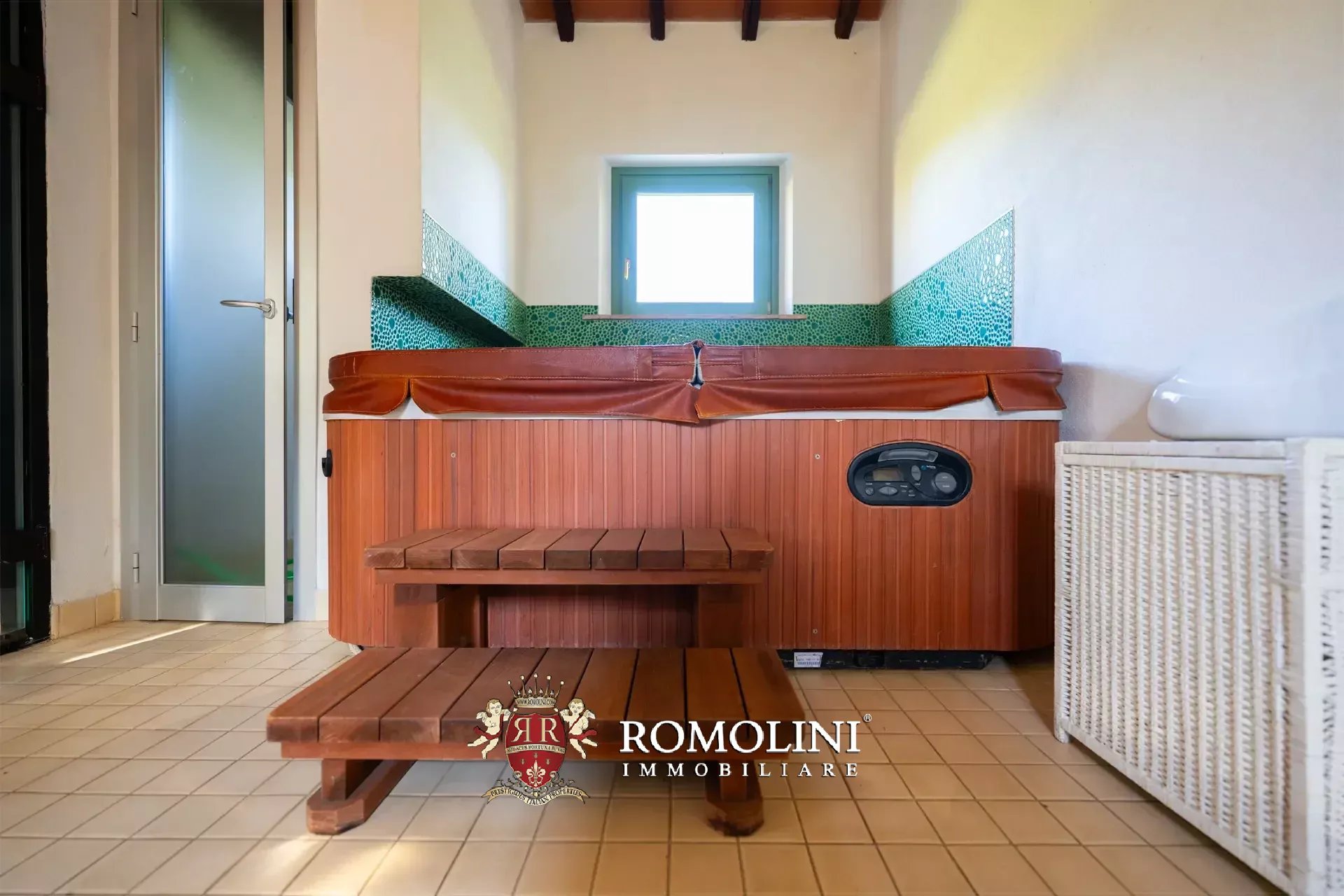 6 Bedroom Villa/Townhouse's Image 48