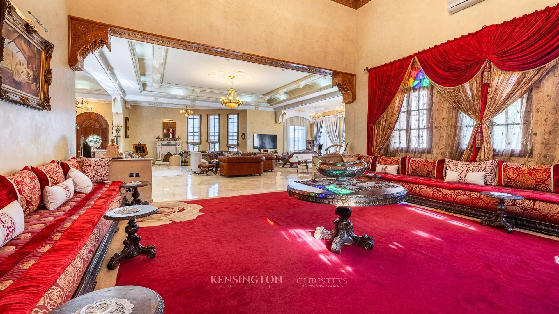 6 Bedroom Villa/Townhouse's Image 8