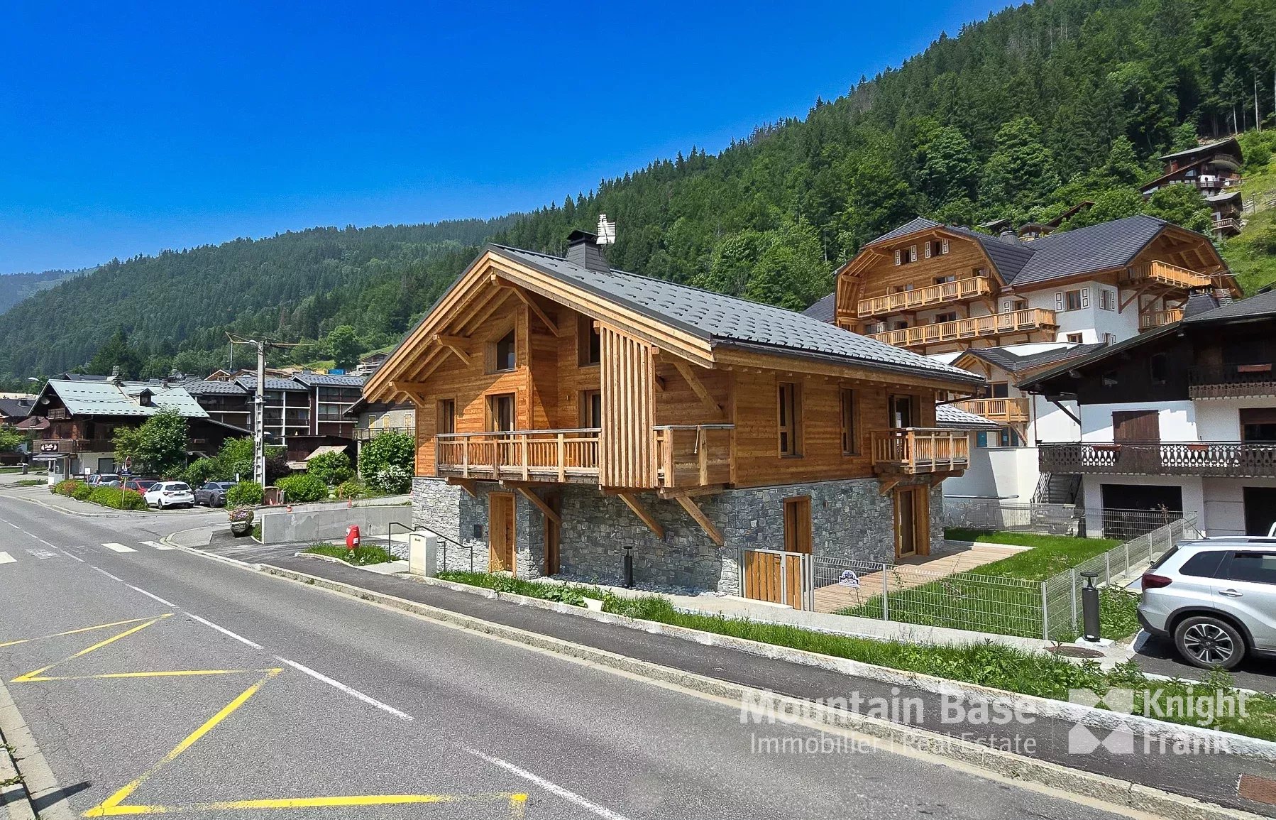 Photo of Superb new 5-bedroom chalet ideally located