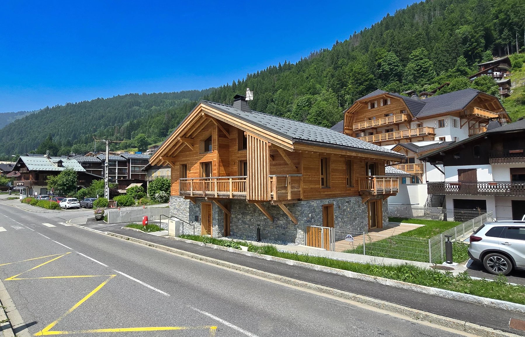 Photo of MORZINE - Superb new 5-bedroom chalet ideally located