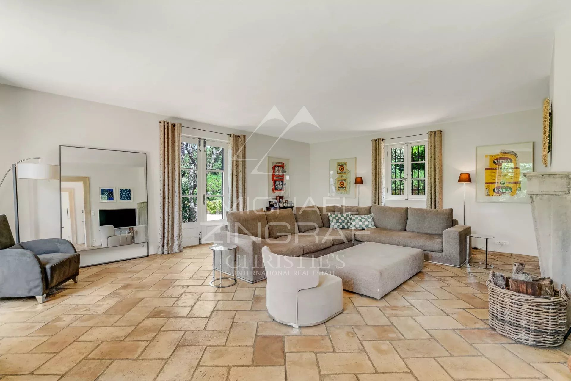 4 Bedroom Villa/Townhouse's Image 3