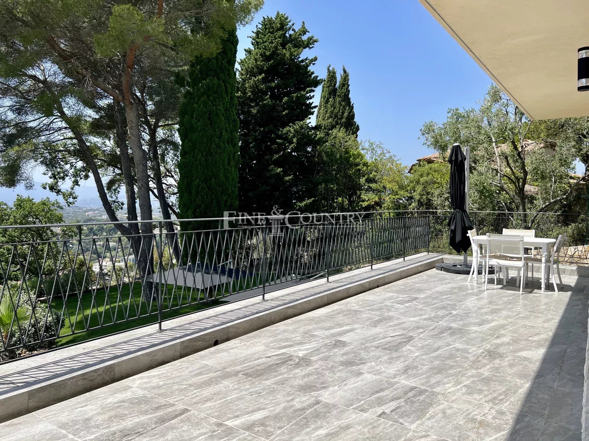 Photo of Villa for sale in Mougins with panoramic sea view