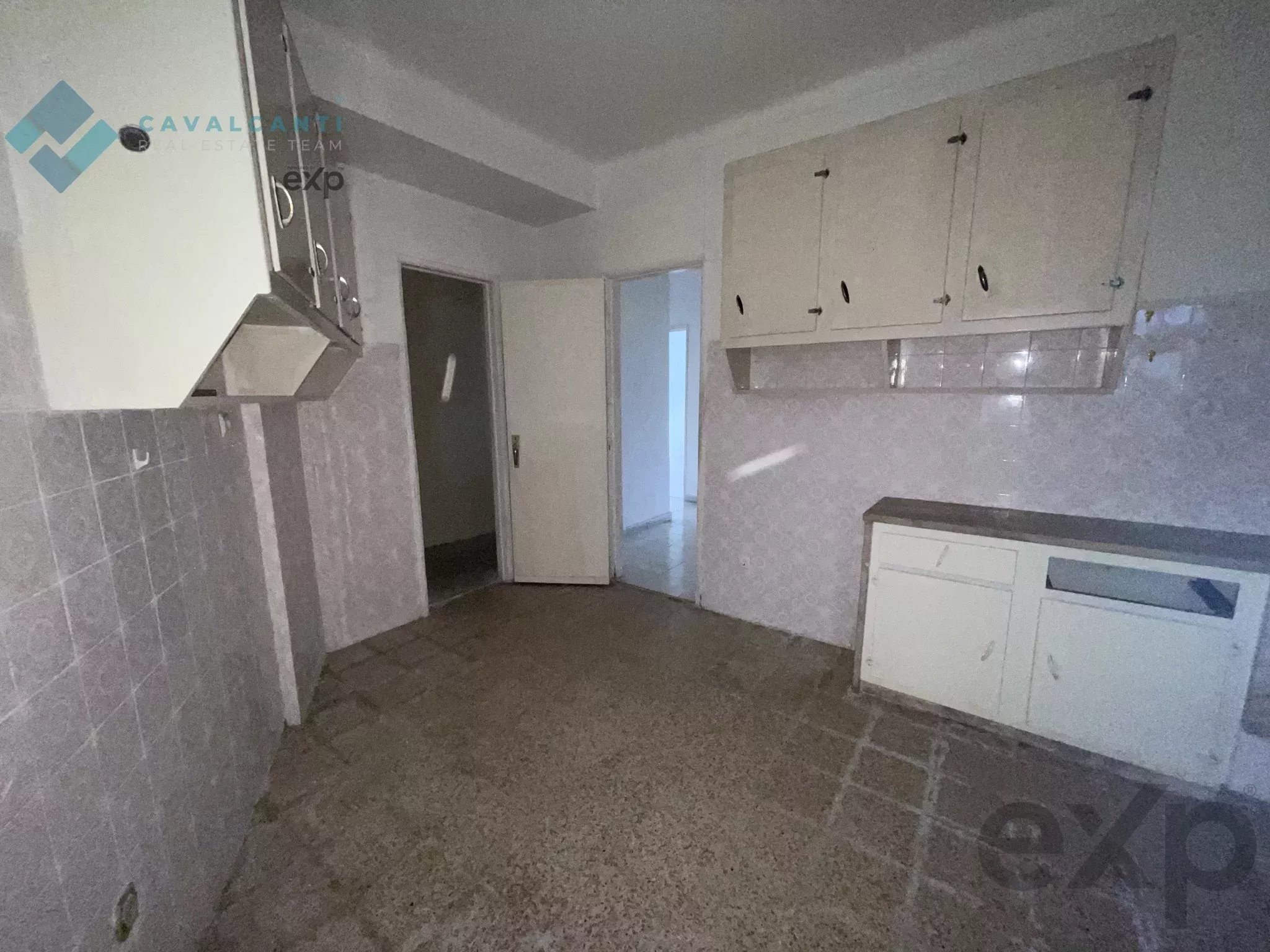 T2 to remodel - Carnaxide | Ideal for own home or investment 2790-005 image 41