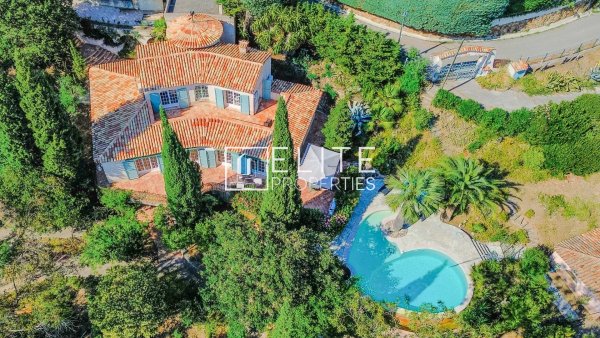 Villa in Mandelieu — photo 1