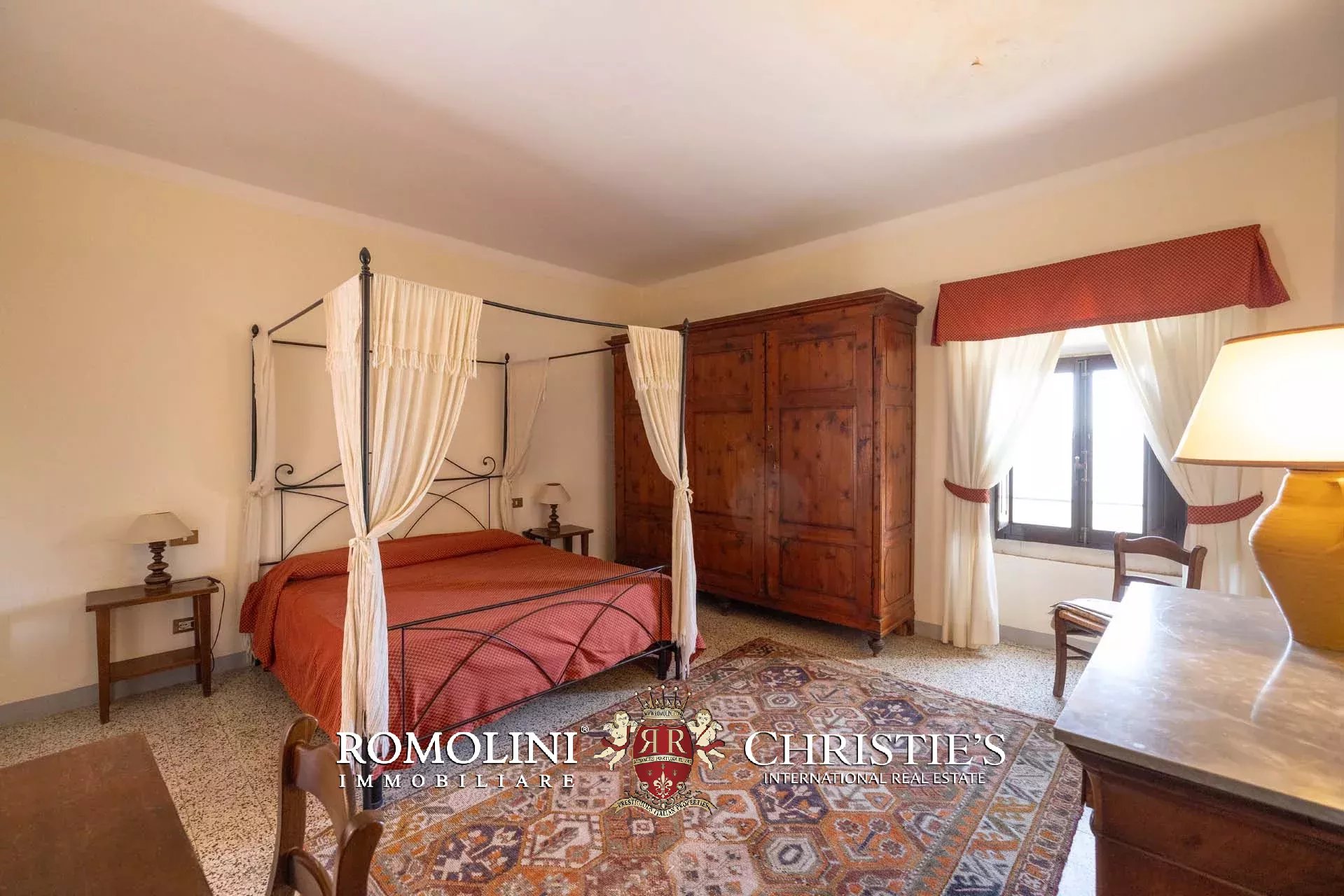 25 Bedroom Villa/Townhouse's Image 38