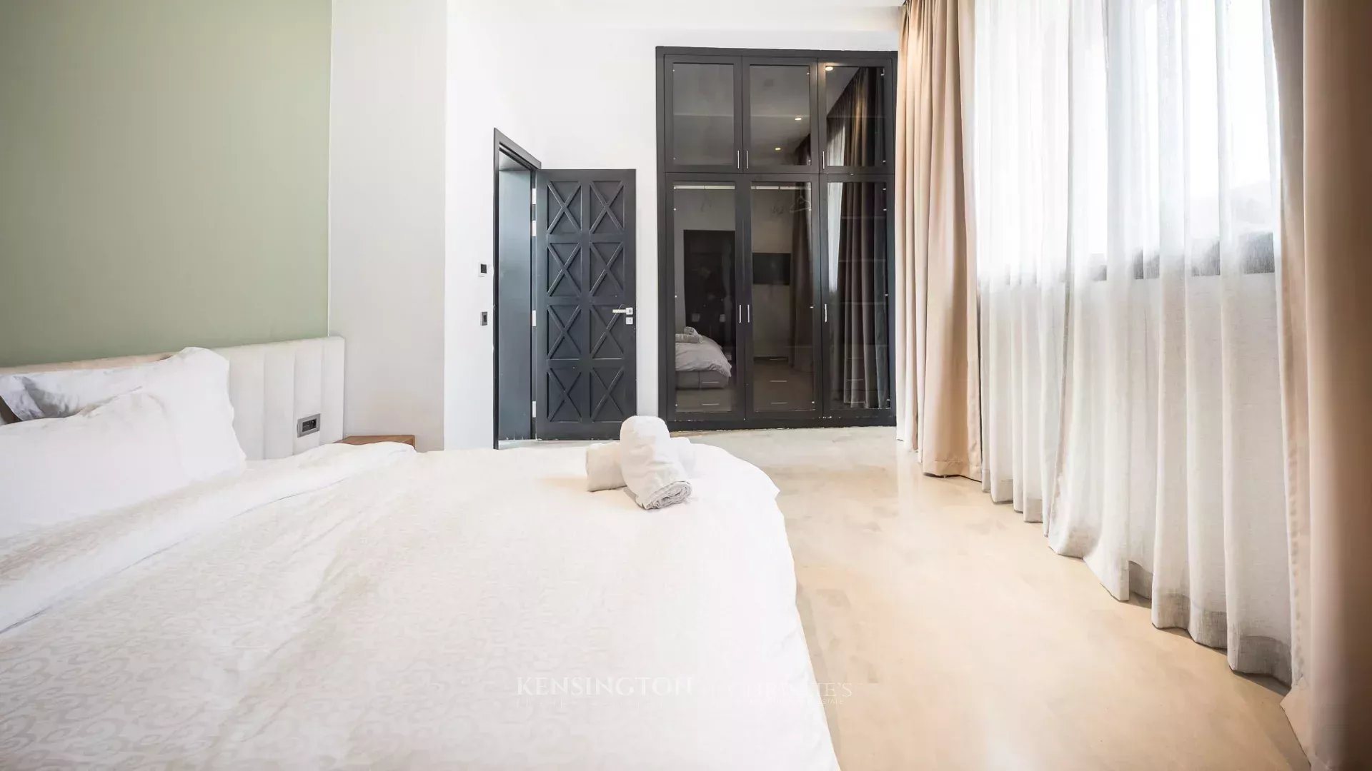 6 Bedroom Villa/Townhouse's Image 15