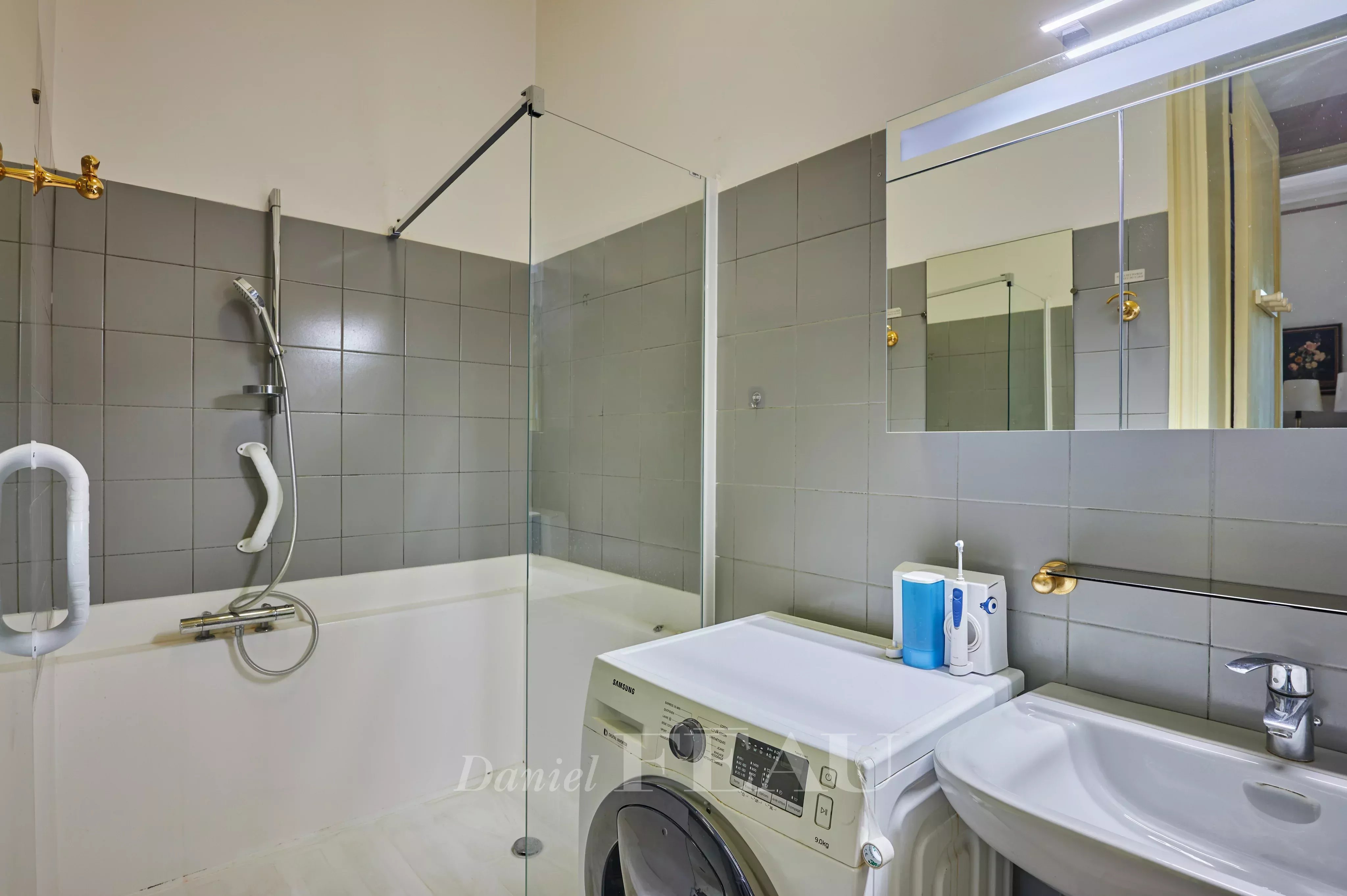 Sale Apartment Paris 16th