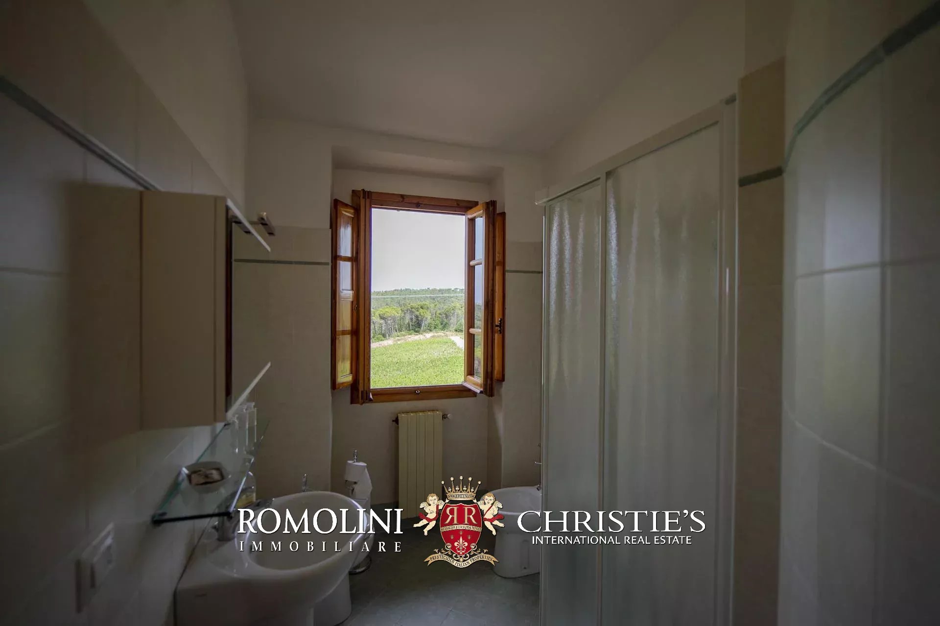 6 Bedroom Vineyard's Image 38