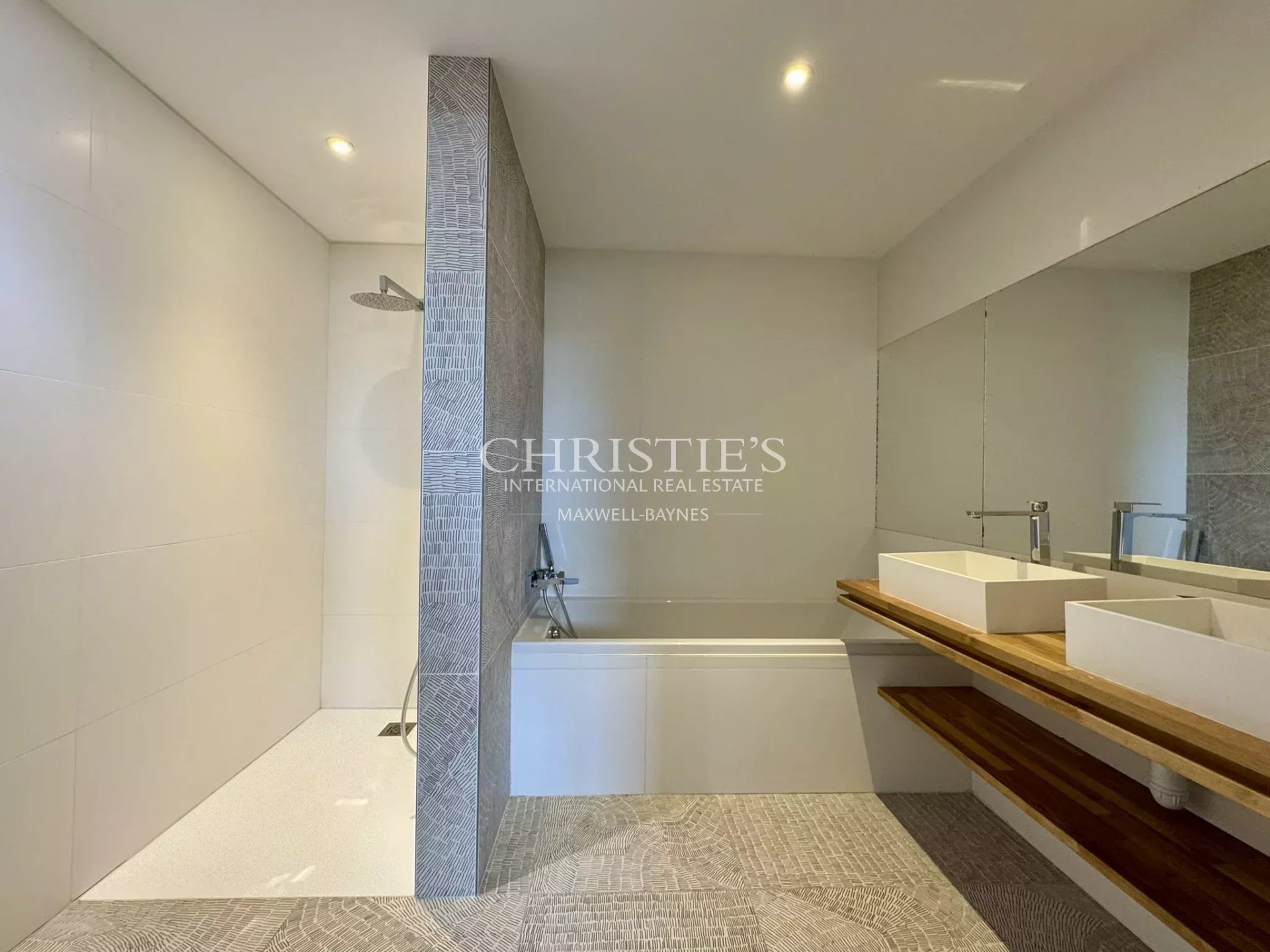 4 Bedroom Villa/Townhouse's Image 14